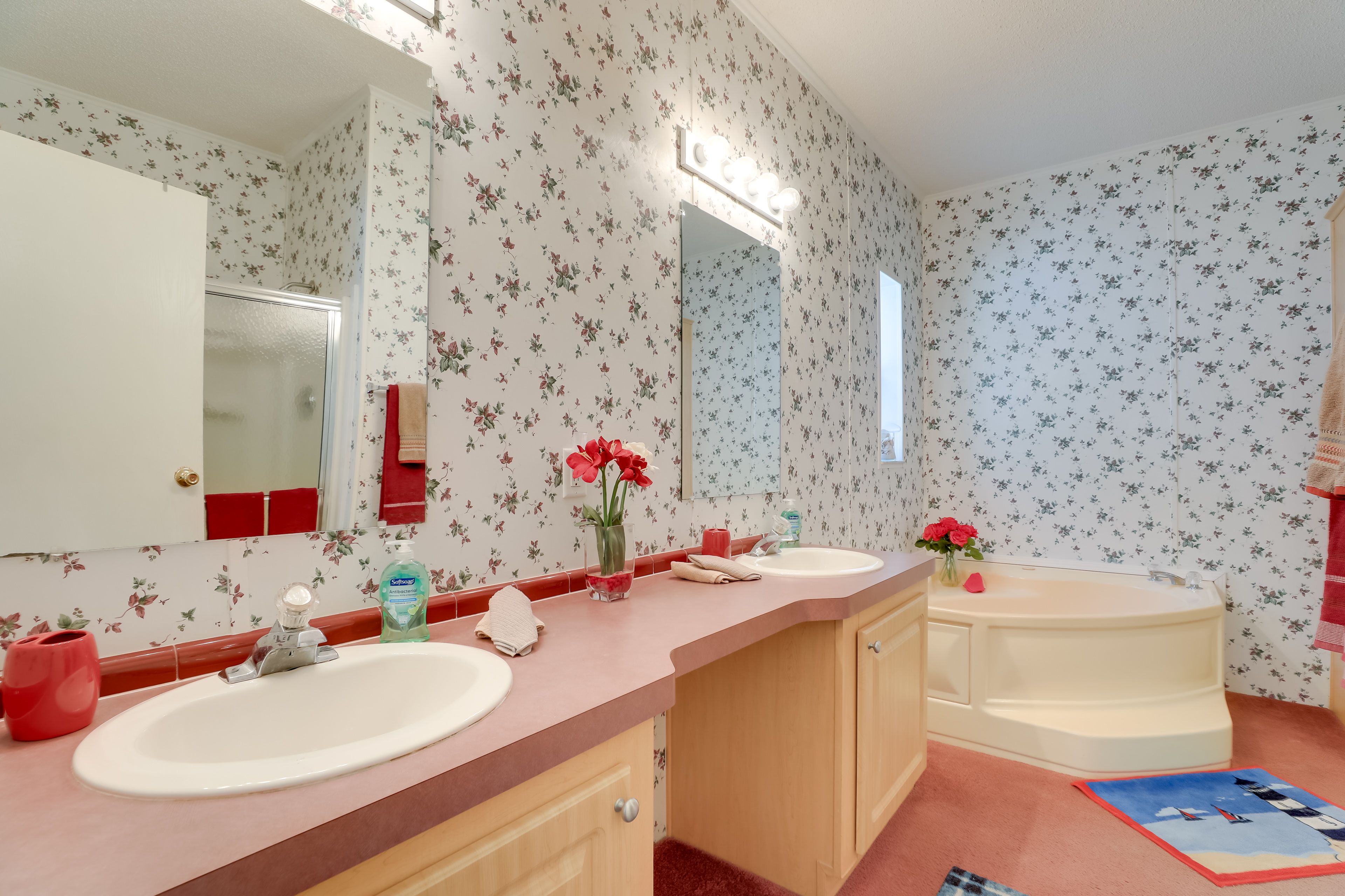 Full Bathroom | Linens & Towels