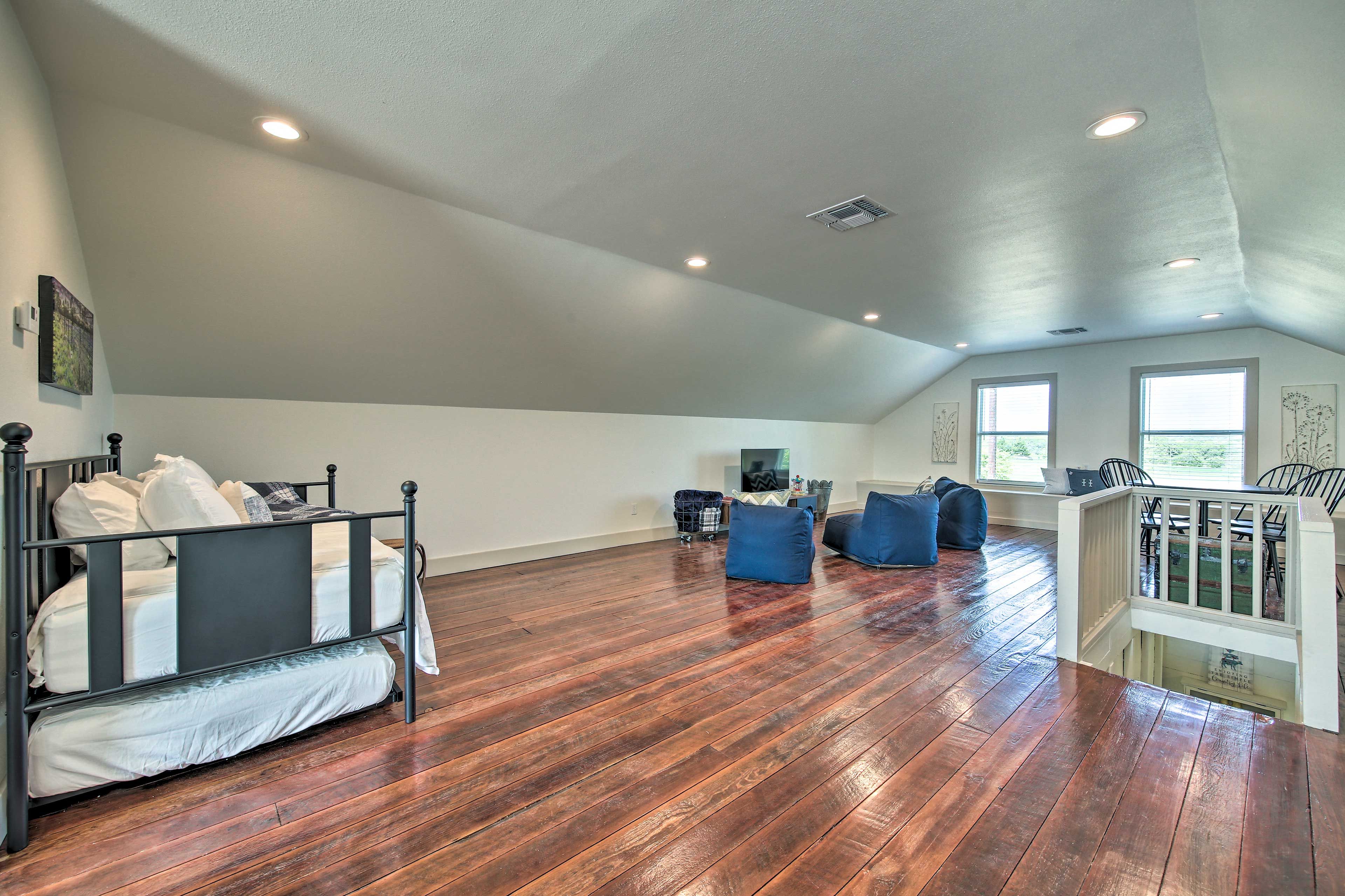 Bedroom 2 | Queen Bed | Twin Daybed w/ Twin Trundle
