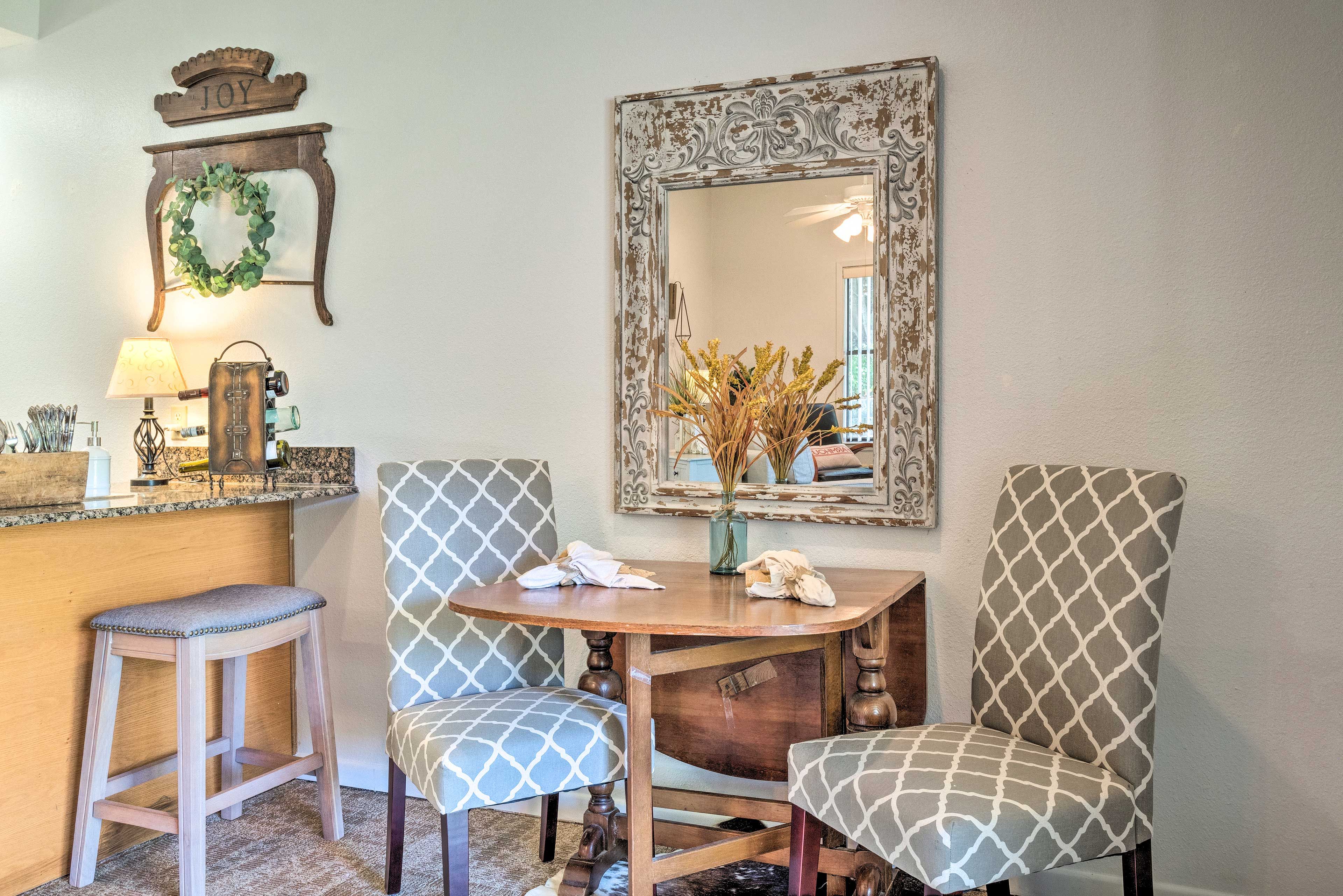 Prepare your favorite recipes in the kitchen to savor in this spot.