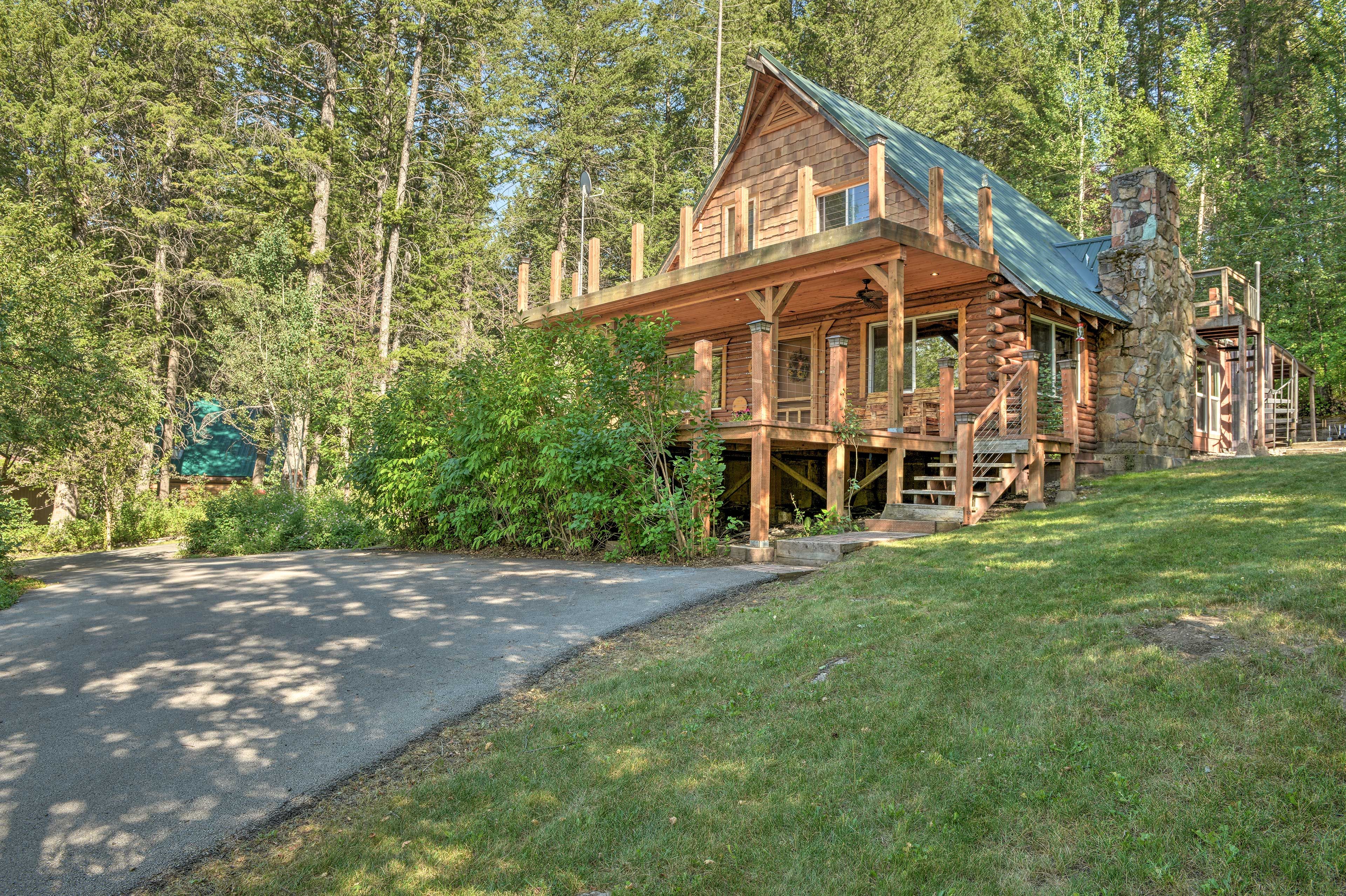 Parking | Circular Driveway | Trailers & Snowmobile Parking Allowed