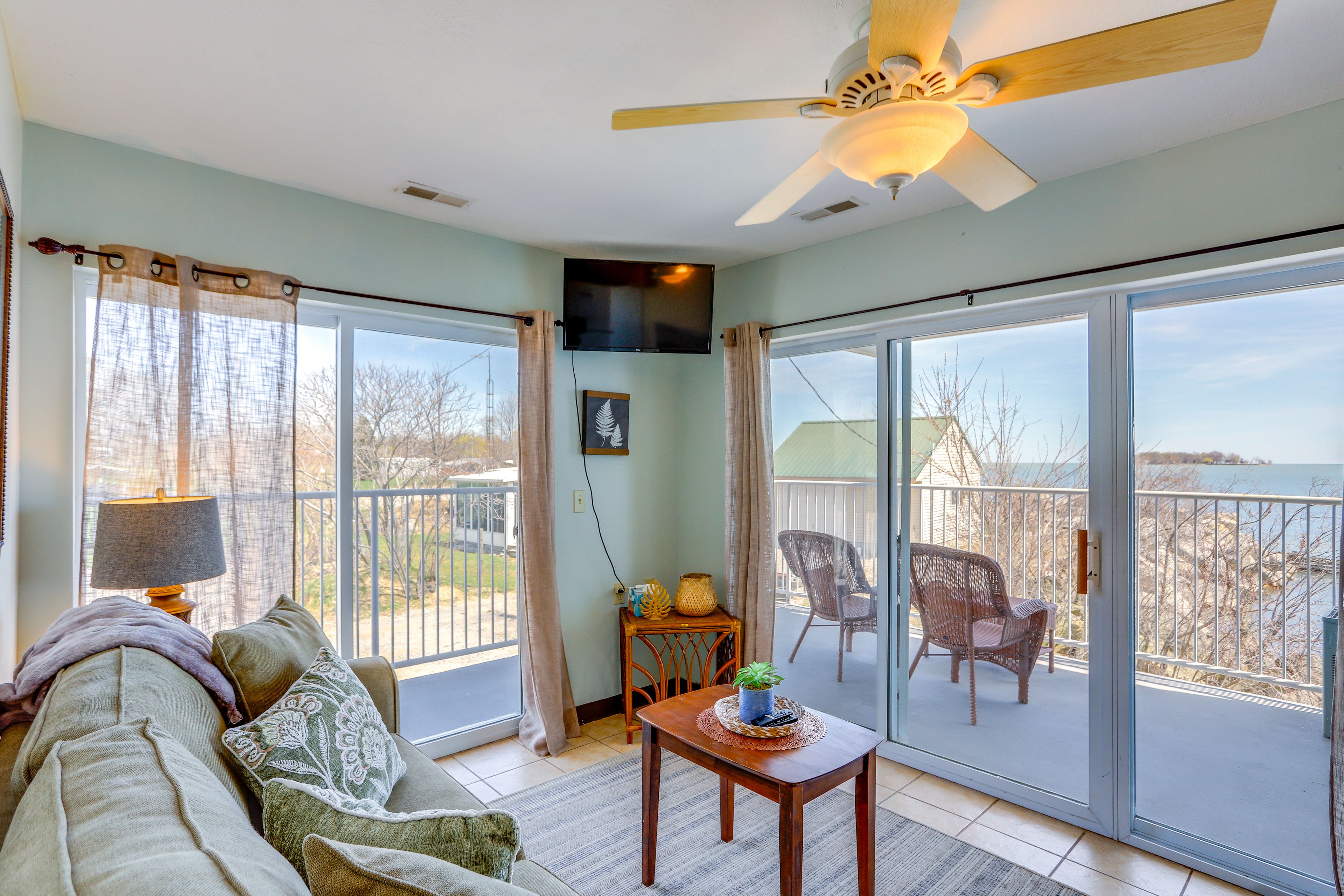 Main Living Space | Free WiFi | Flat-Screen TV | Queen Sleeper Sofa