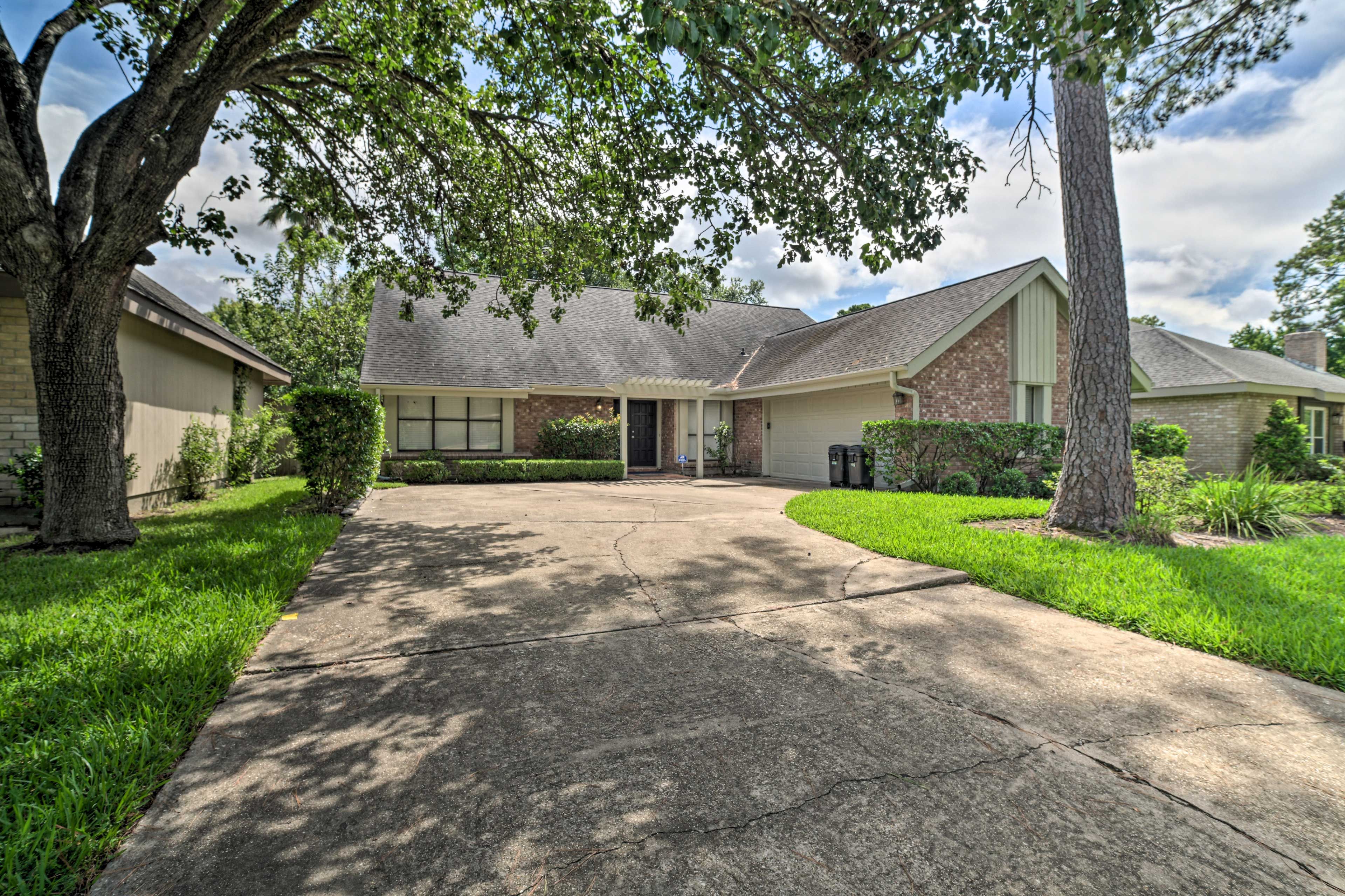 The home is suitable for up to 7 guests.