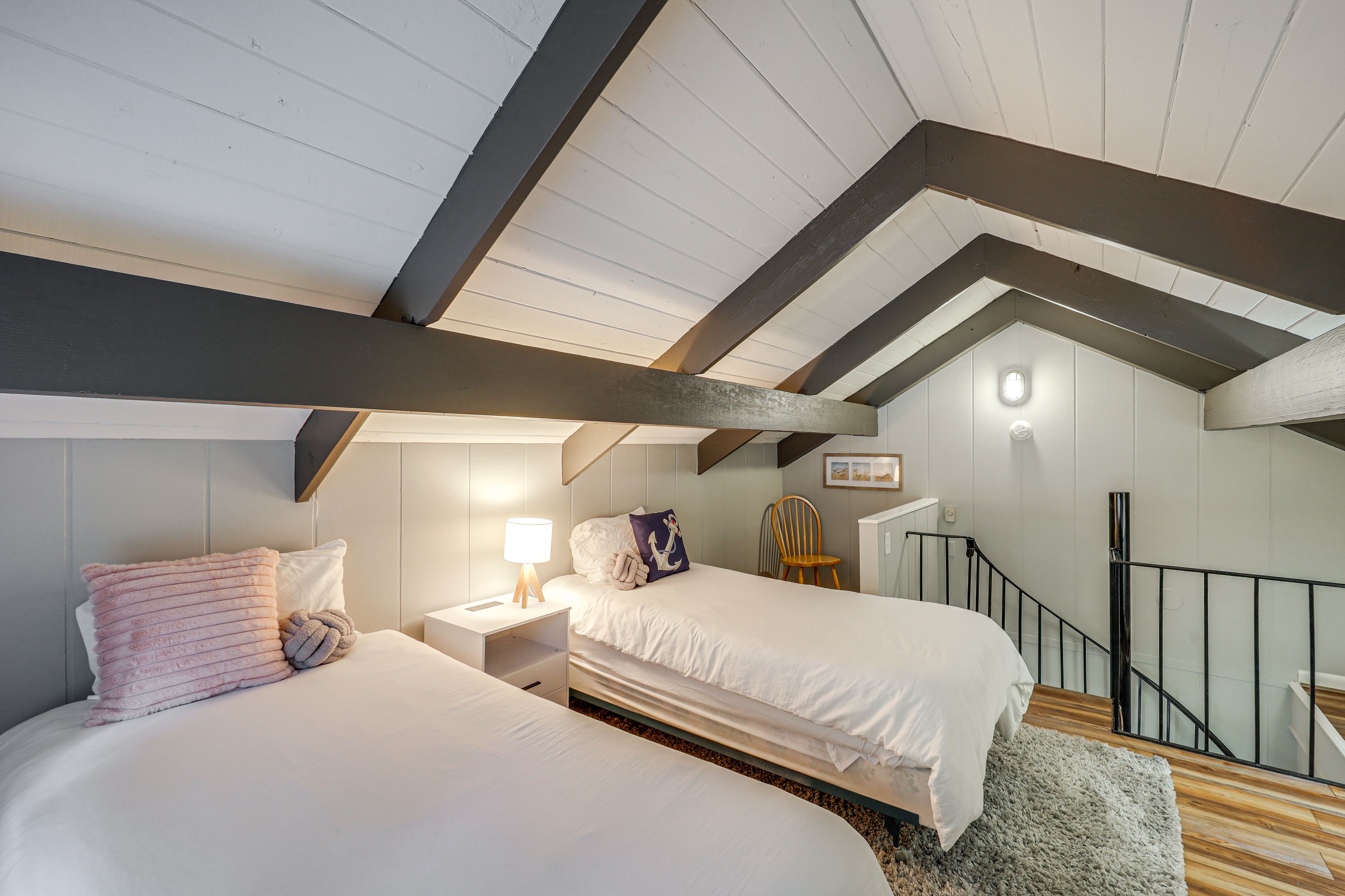 Loft | 2 Twin Beds | Upper Level