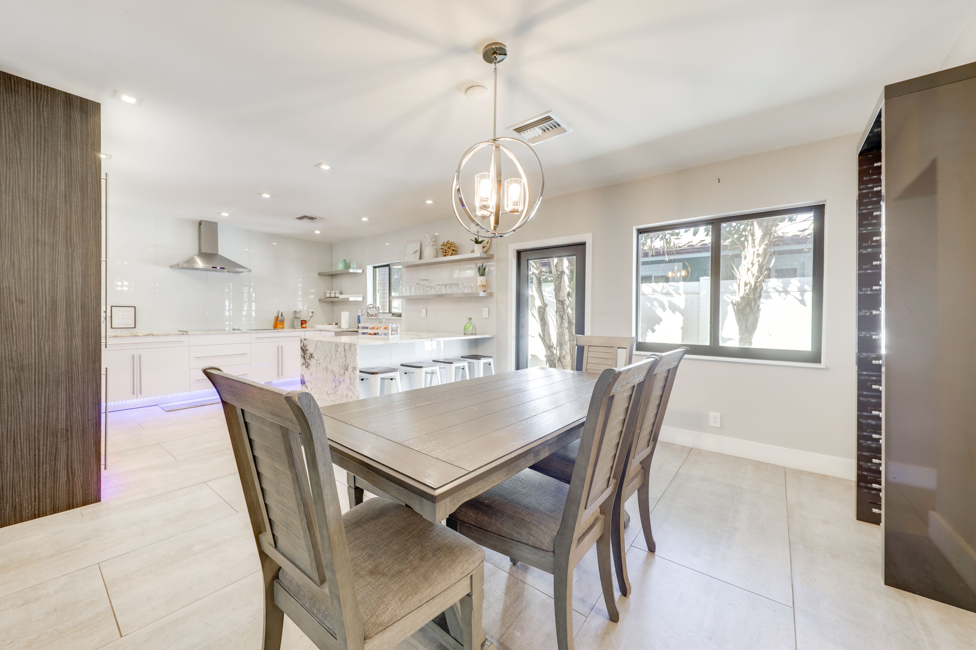 Dining Area | Dishware & Flatware