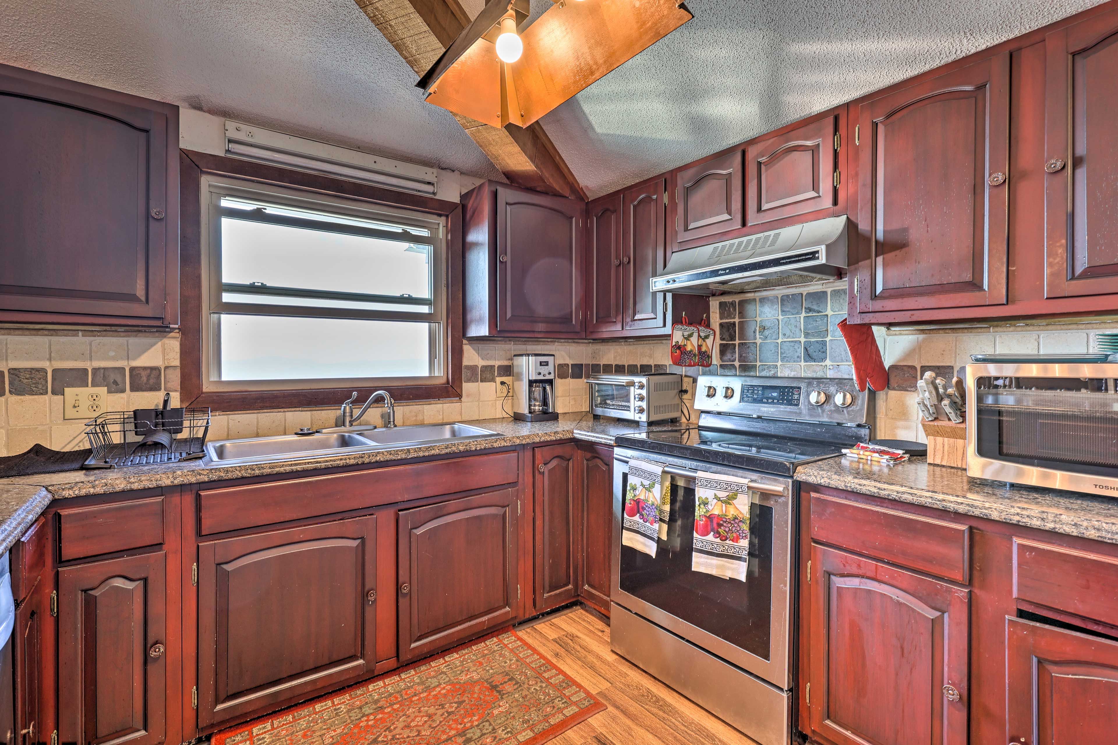 Kitchen | Fully Equipped