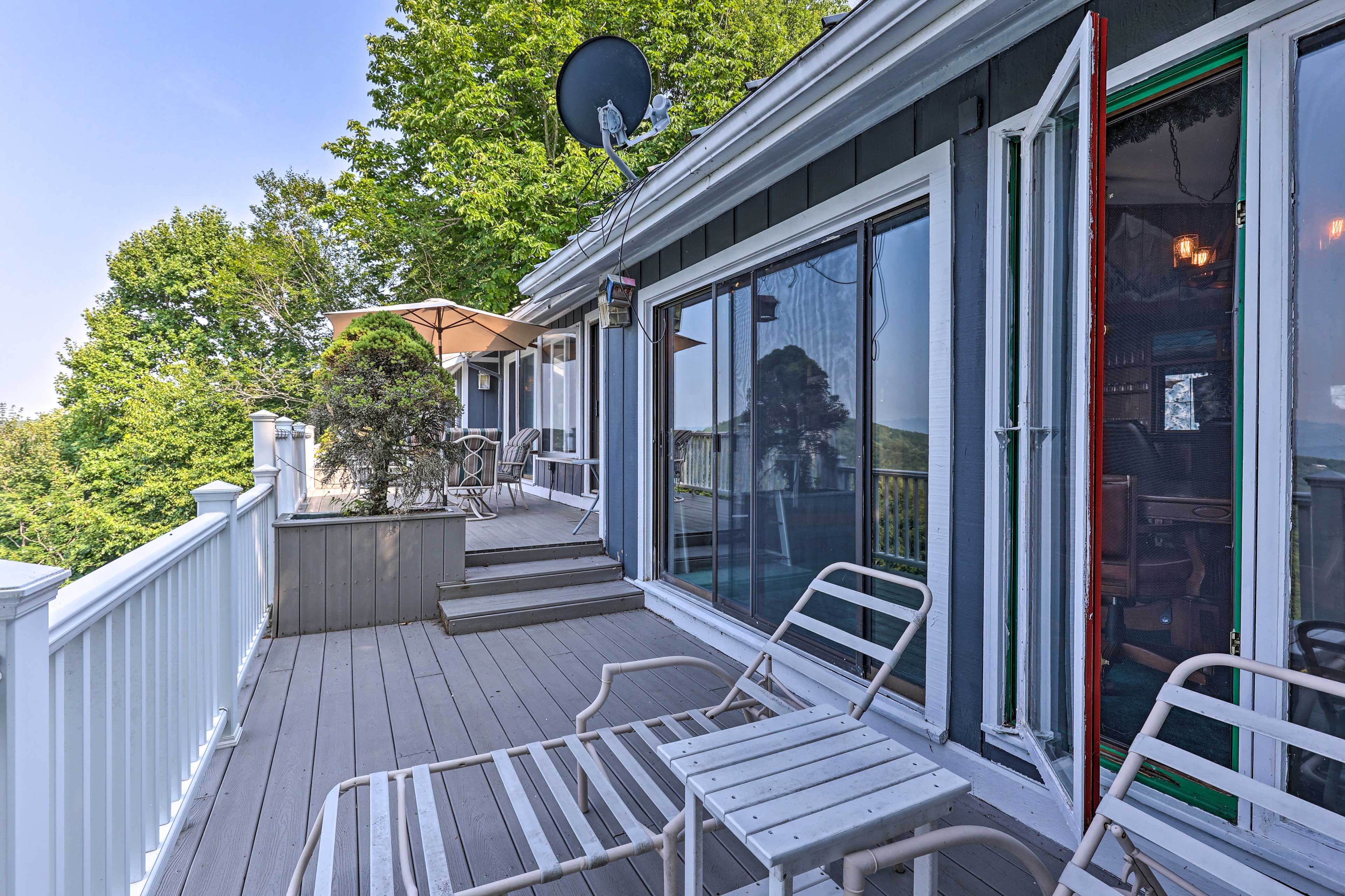 Private Deck | Gas Grill