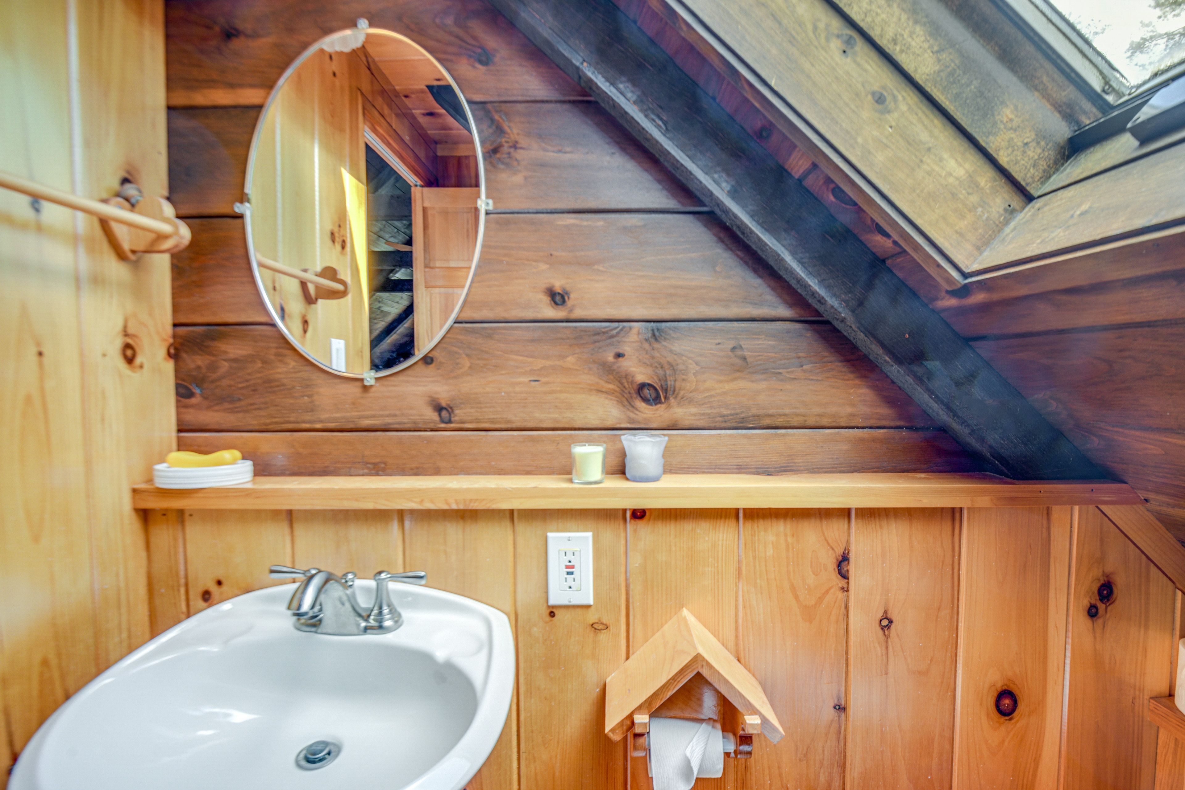 En-Suite Half Bathroom