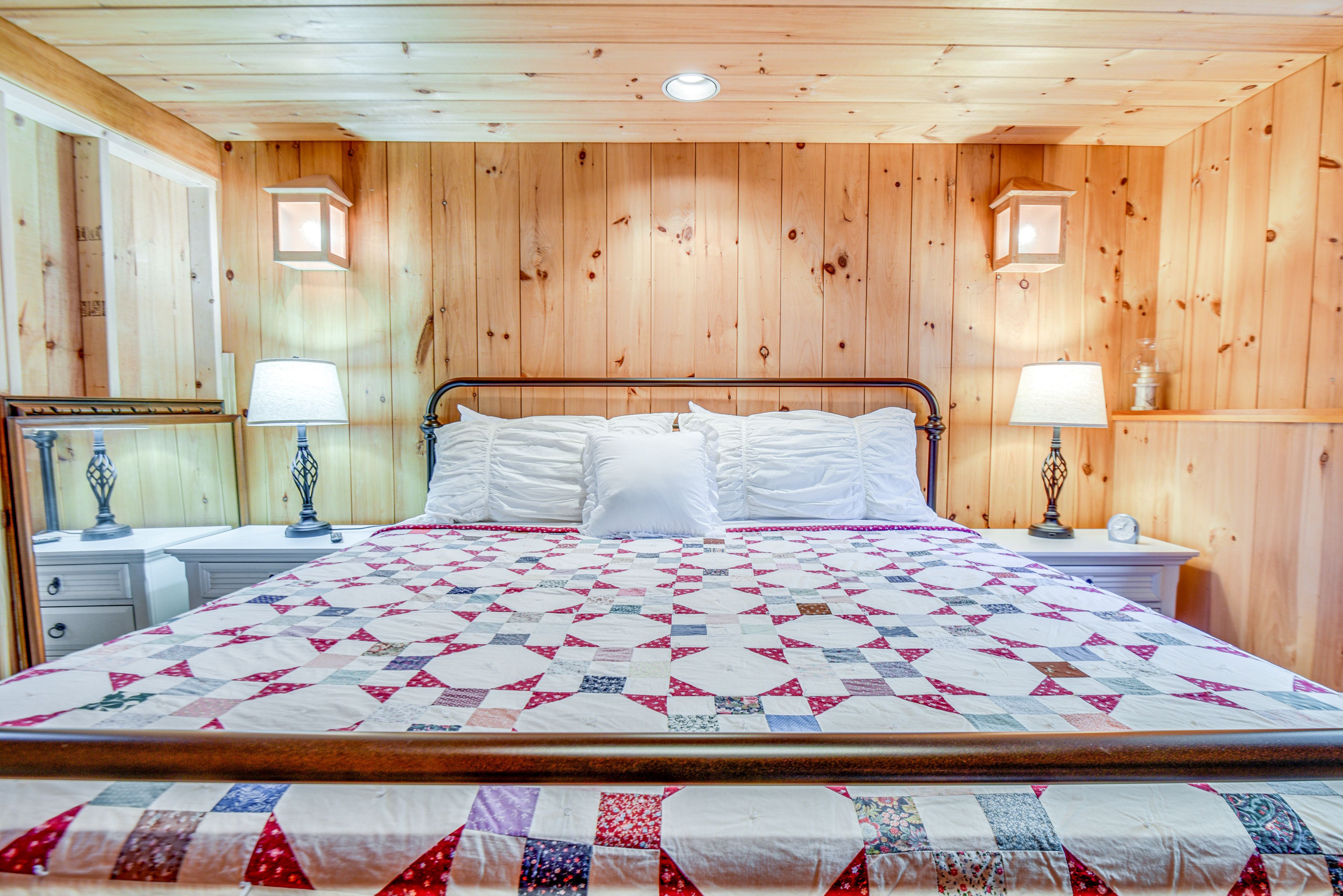 Bedroom 3 | King Bed | Ground Floor