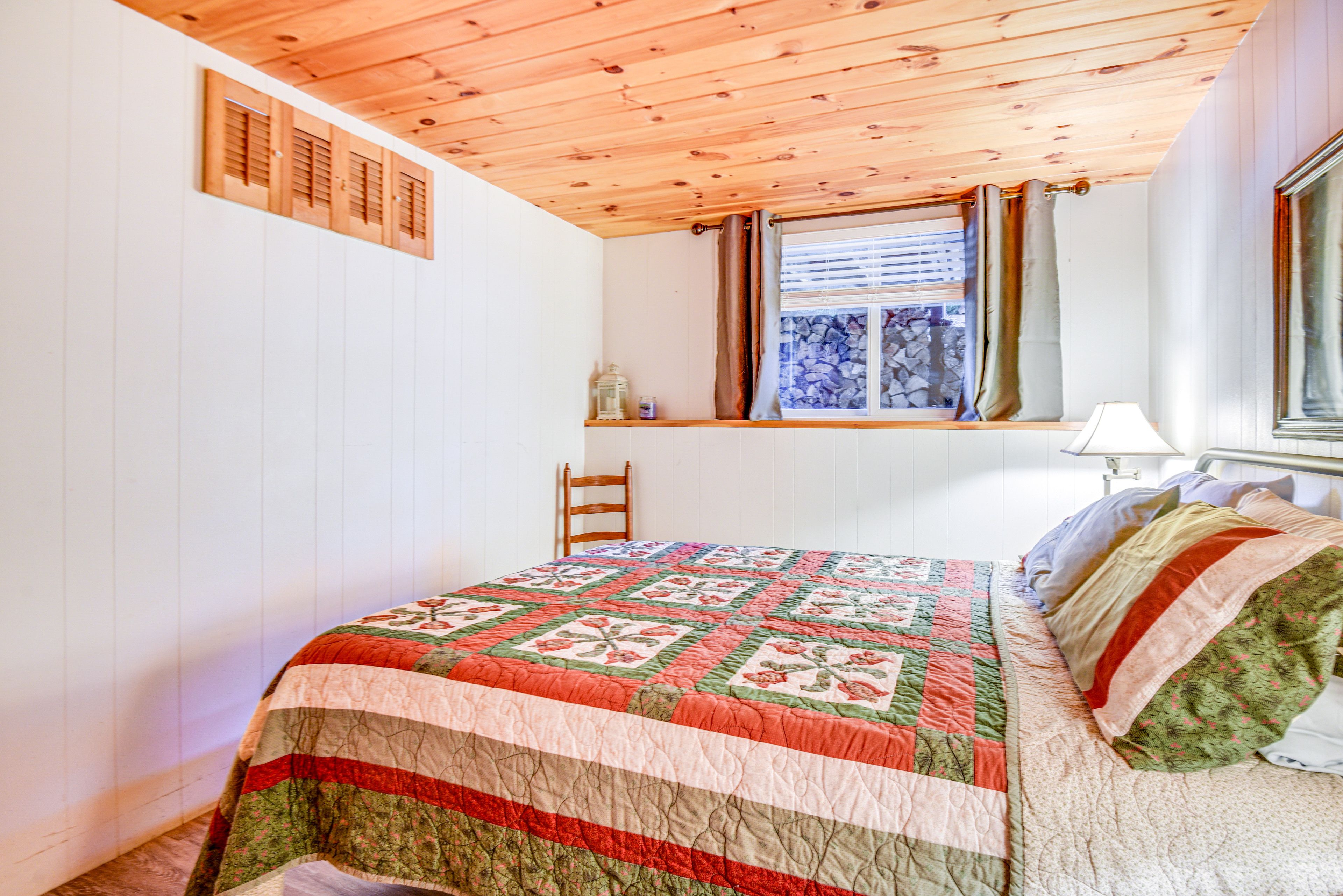 Bedroom 2 | Queen Bed | Ground Floor