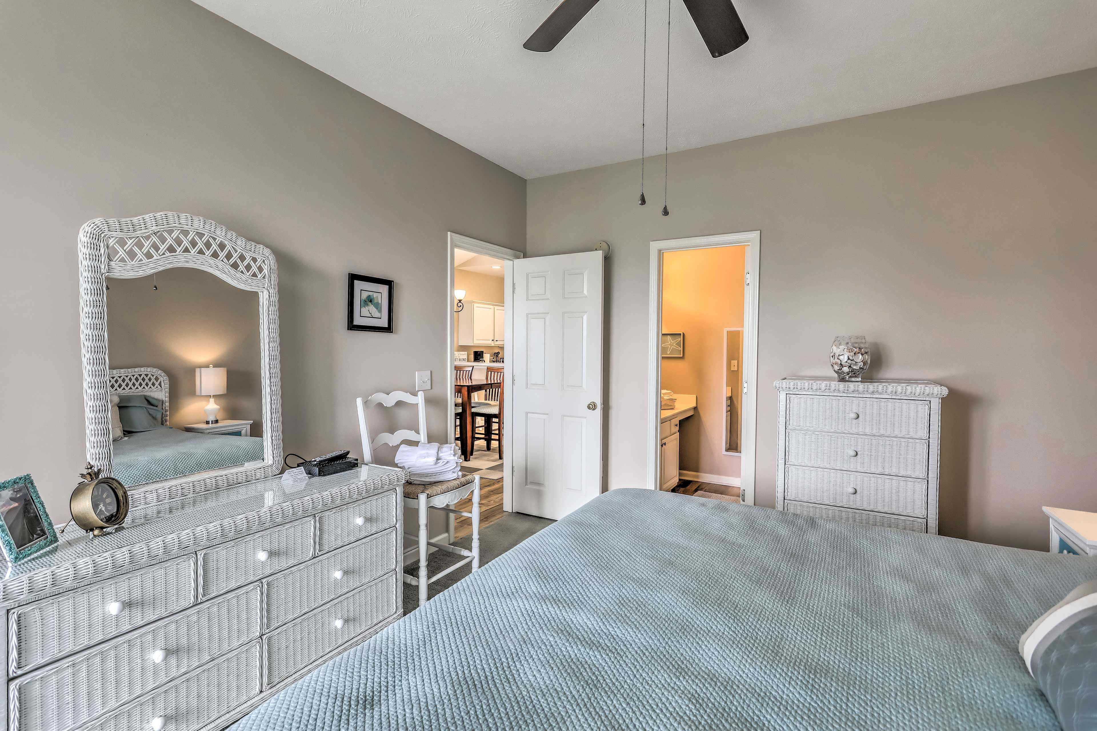 Start your day with a stop in the en-suite bathroom.