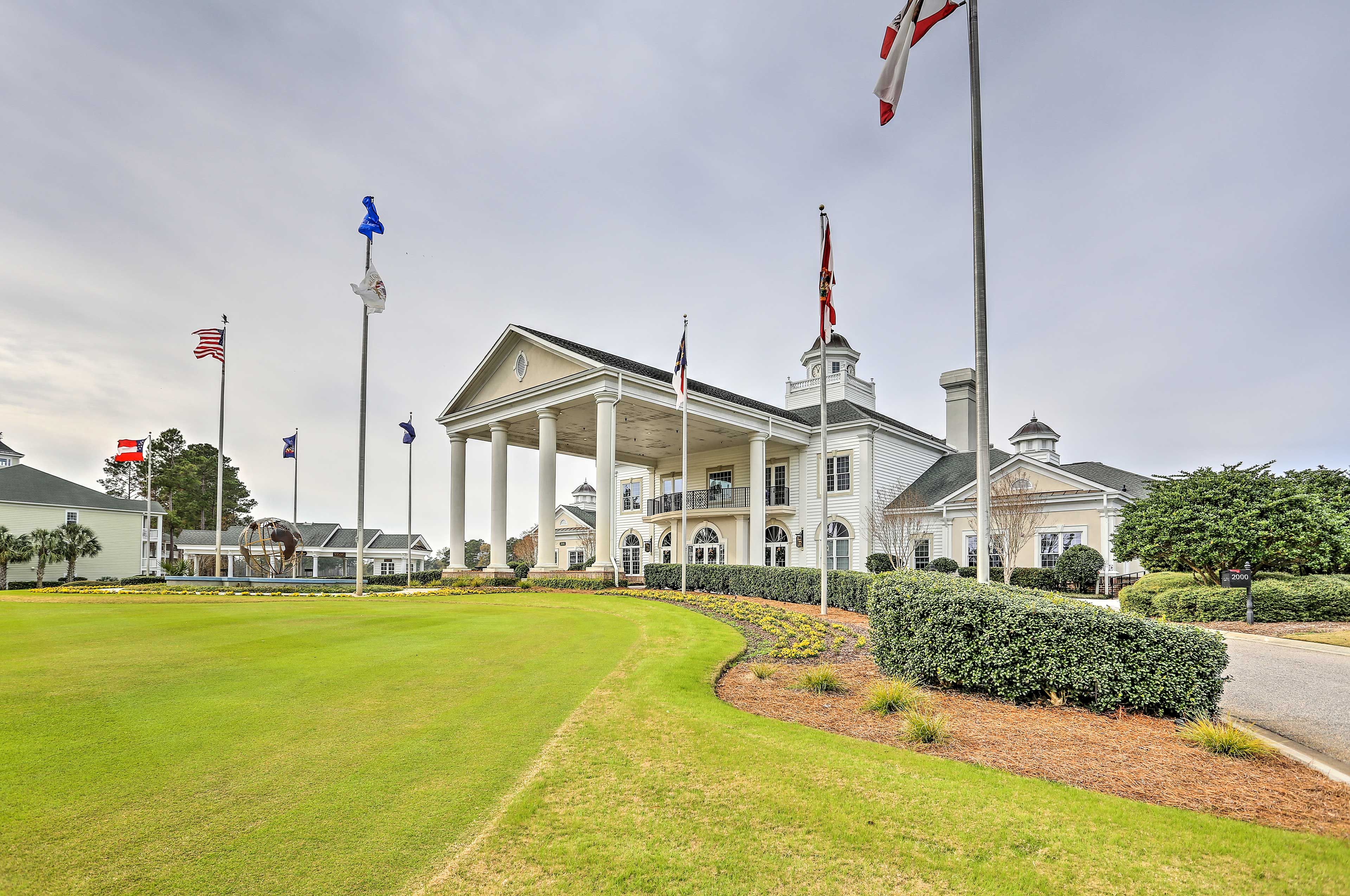 River Oaks Golf Plantation Clubhouse.