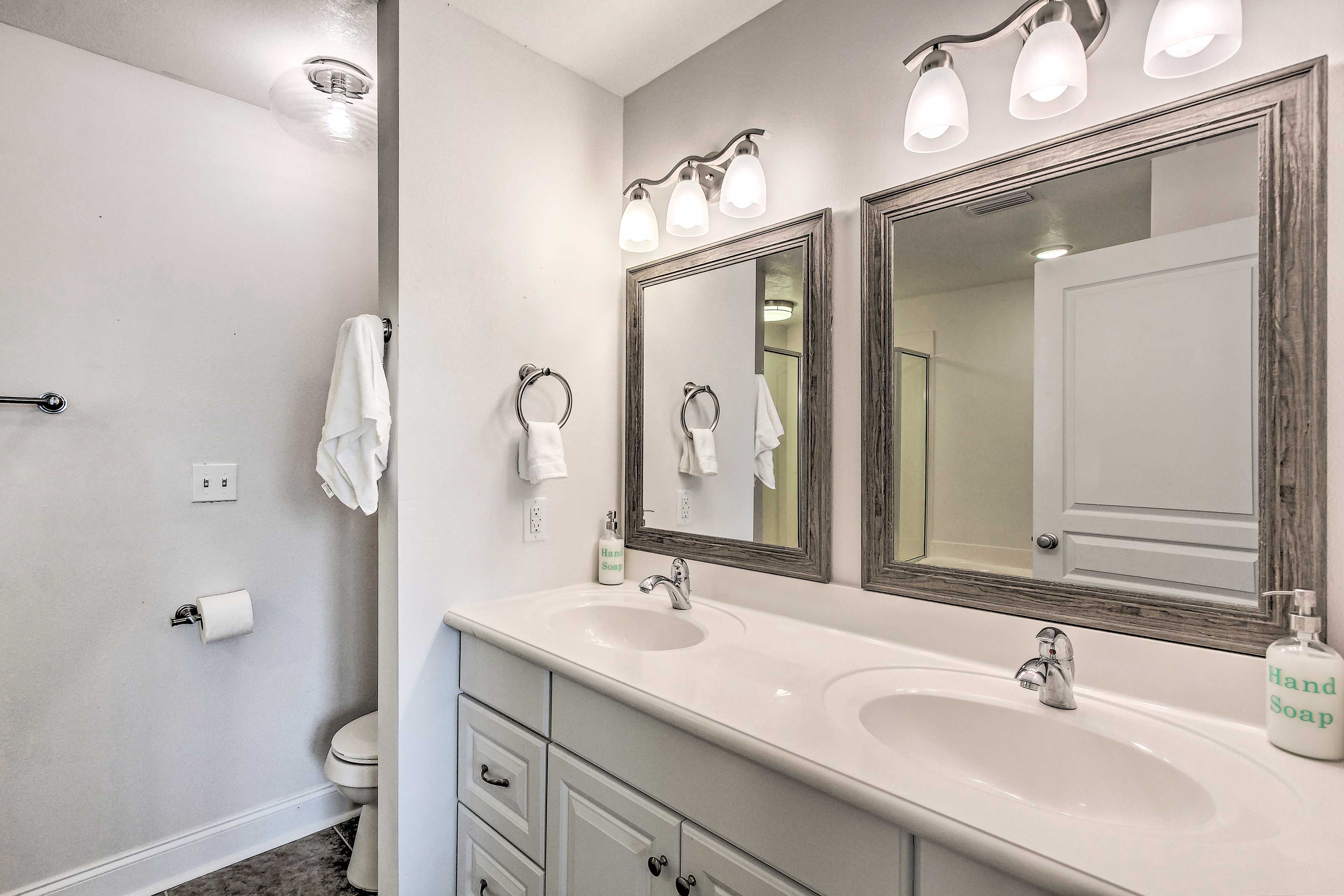 En-Suite Bathroom | Towels Provided
