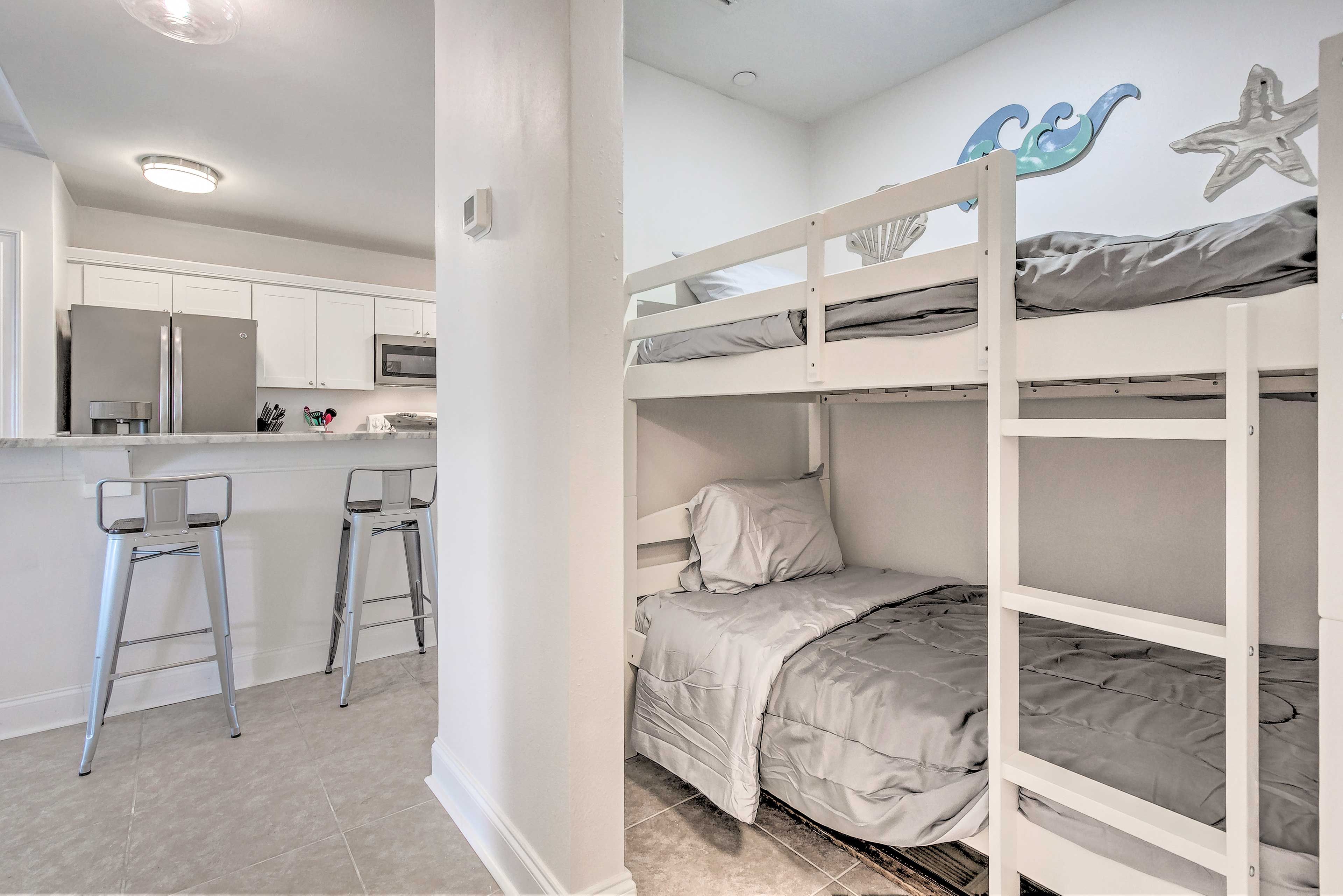 Sleeping Nook | Twin Bunk Bed