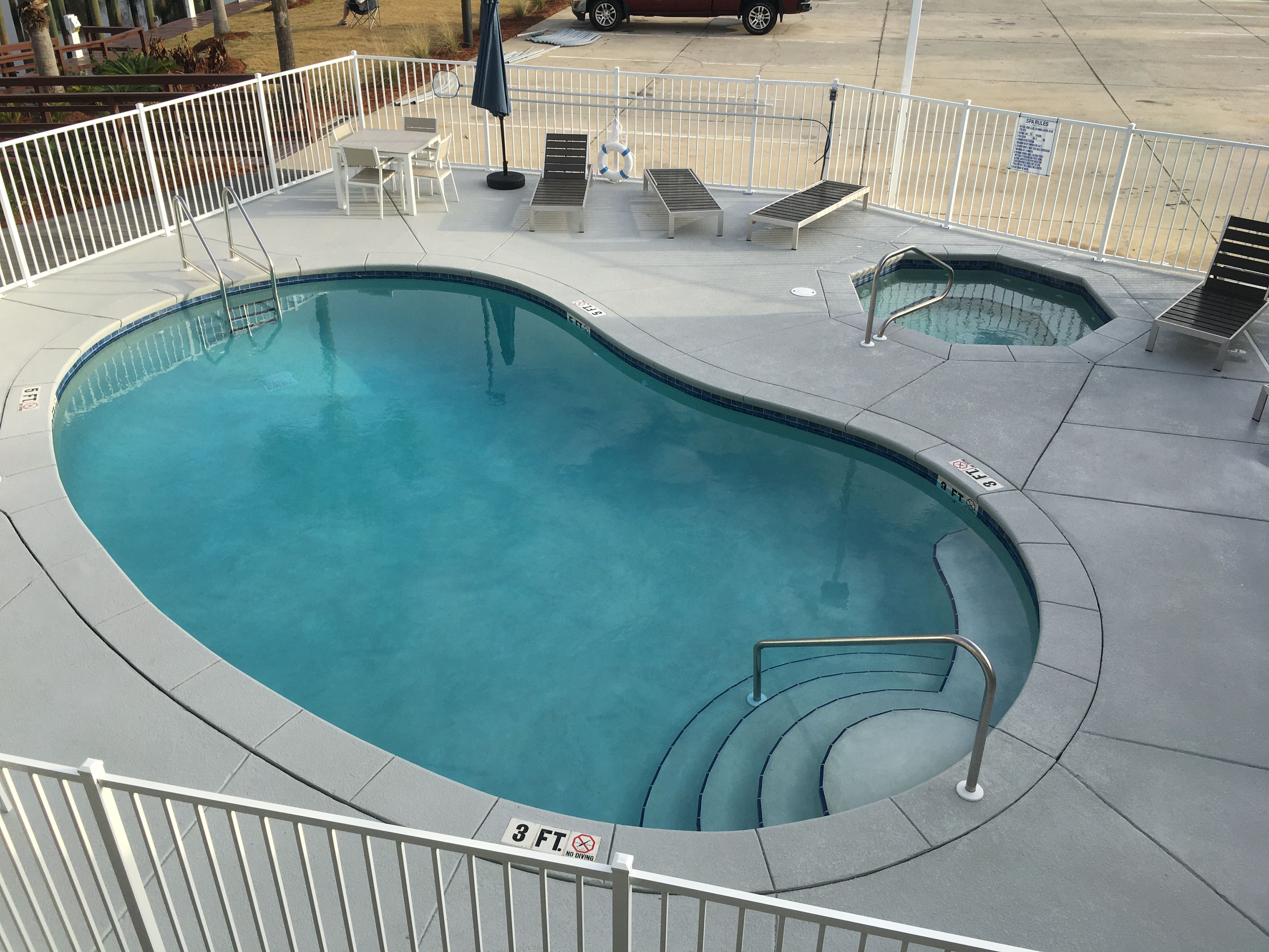 Community Amenities | Pool | Marina