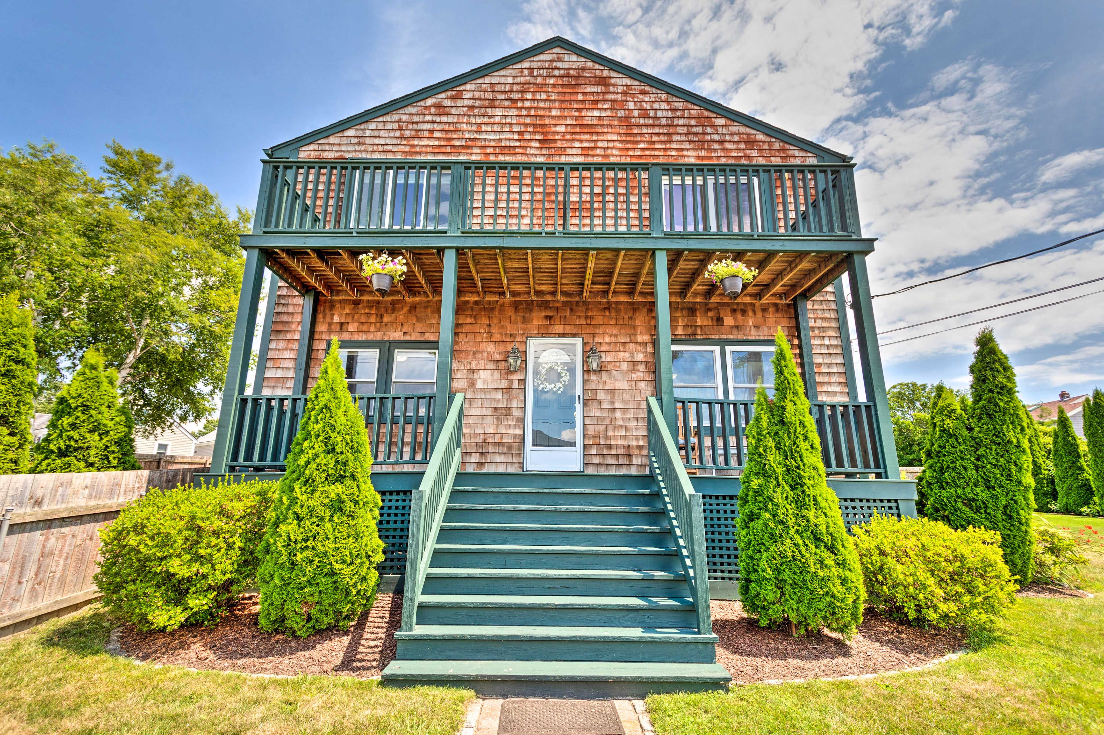 Middletown Vacation Rental | 4BR | 3BA | 2,500 Sq Ft | Stairs Required