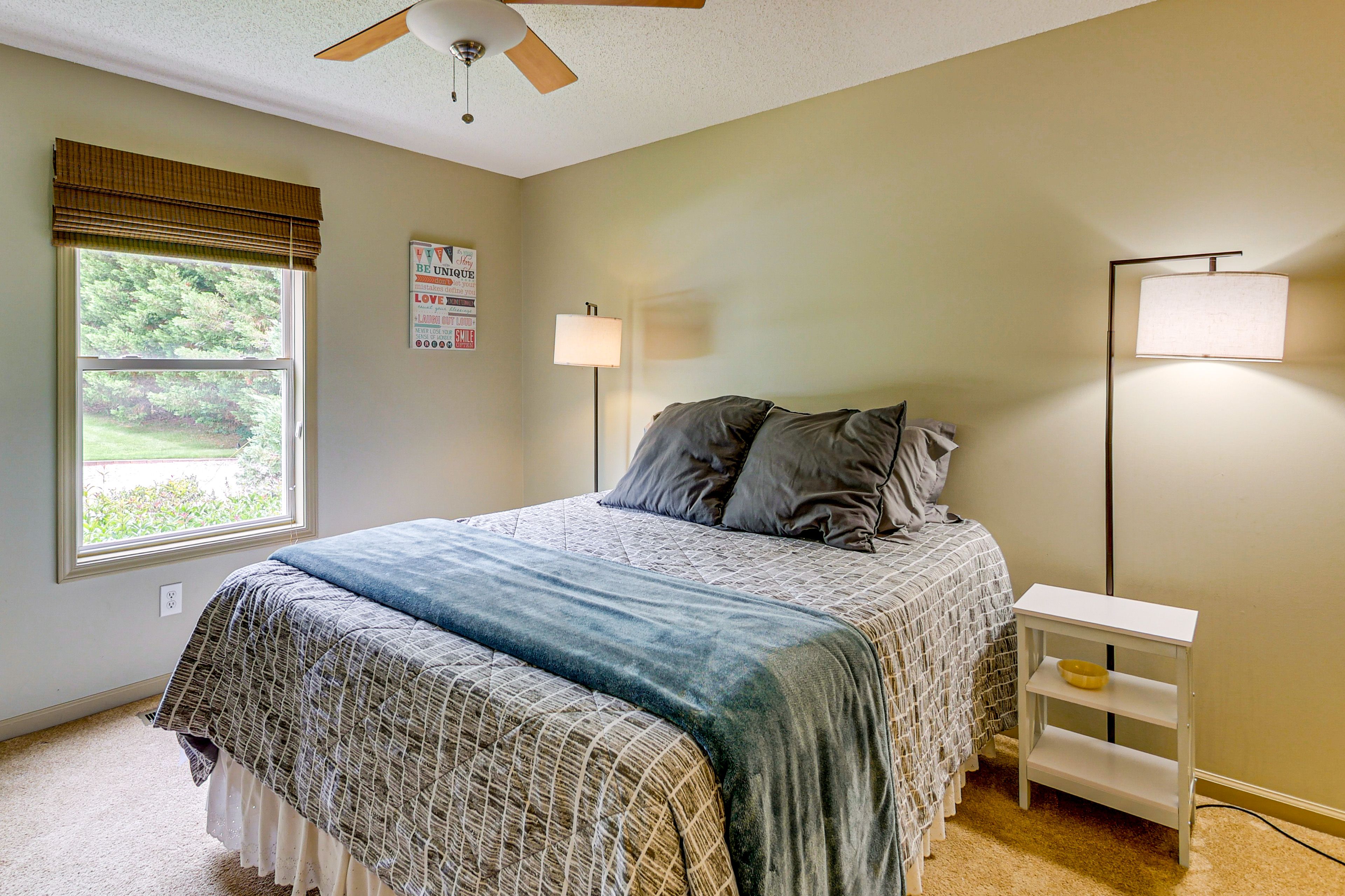 Bedroom 5 | King Bed