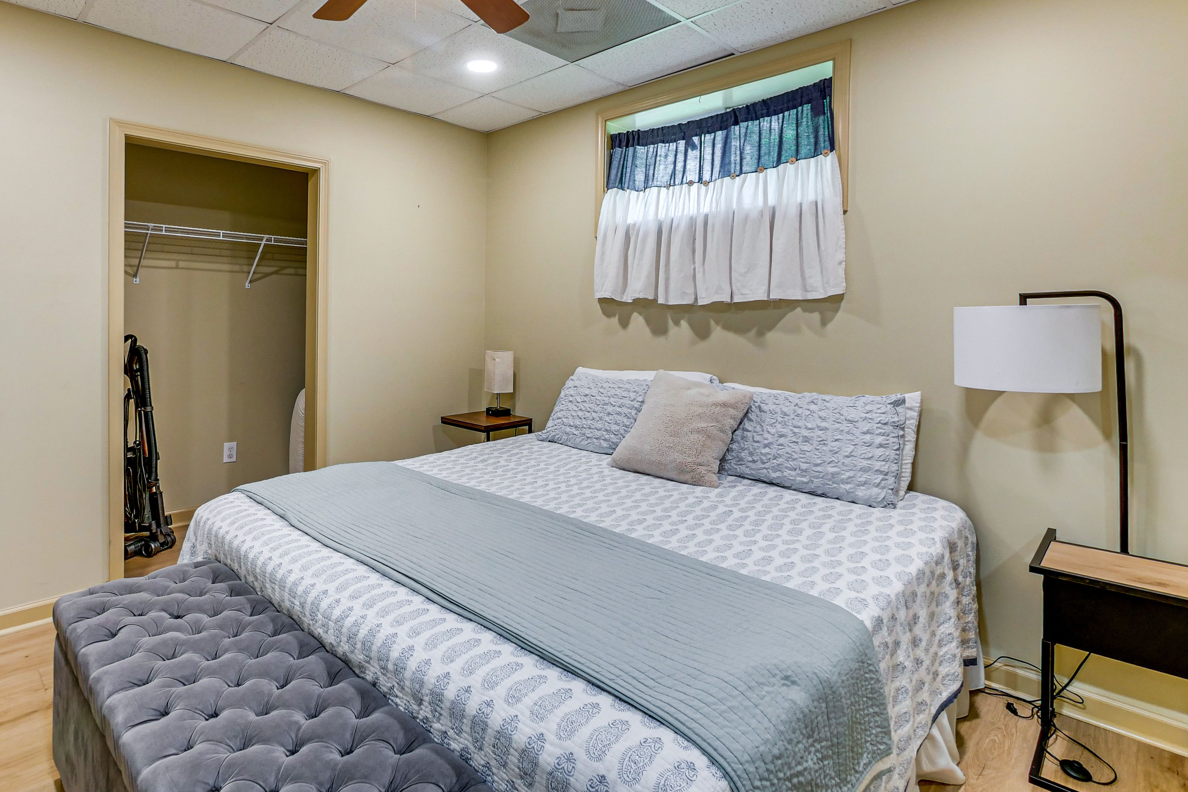 Bedroom 2 | King Bed