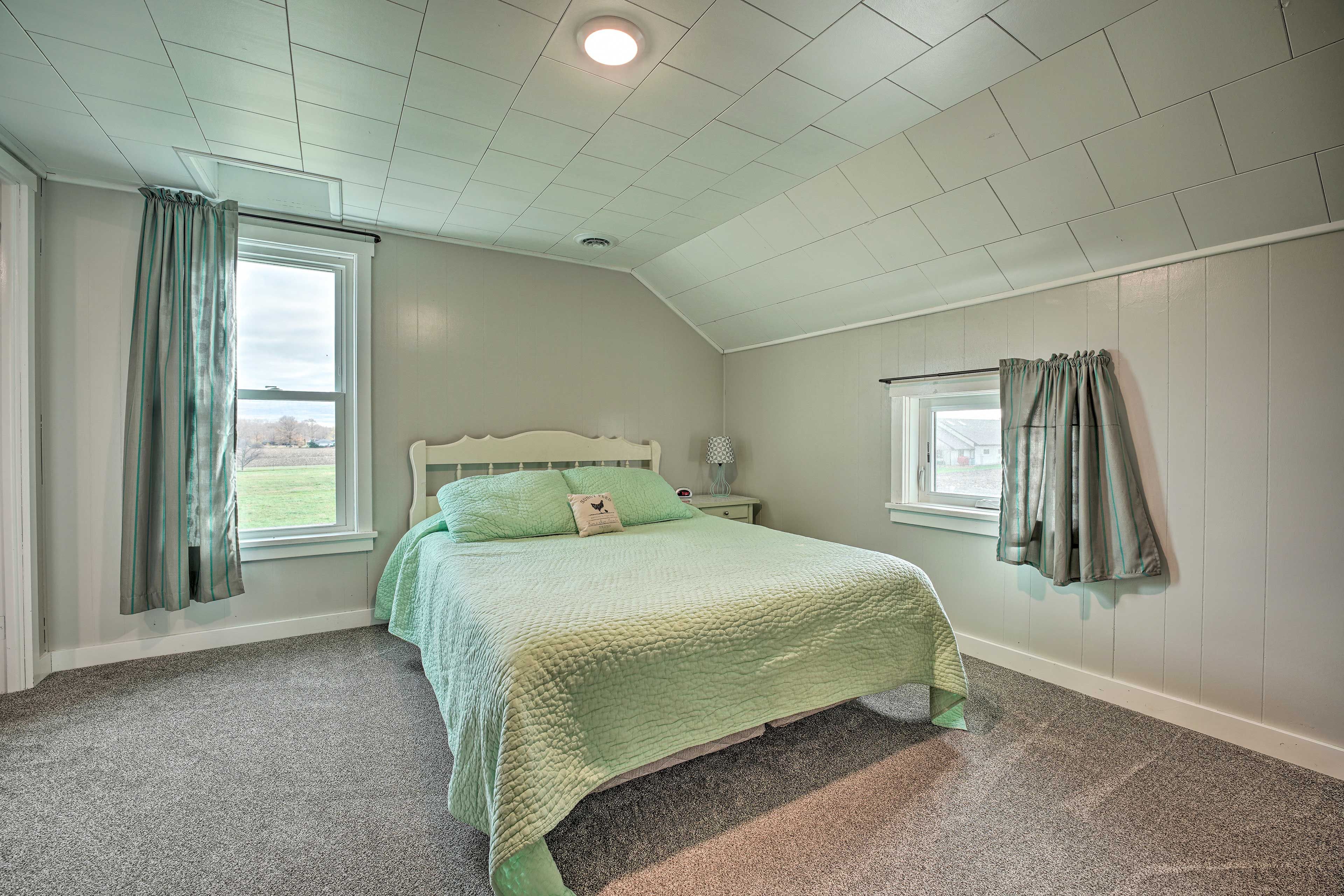 Bedroom 2 | Queen Bed