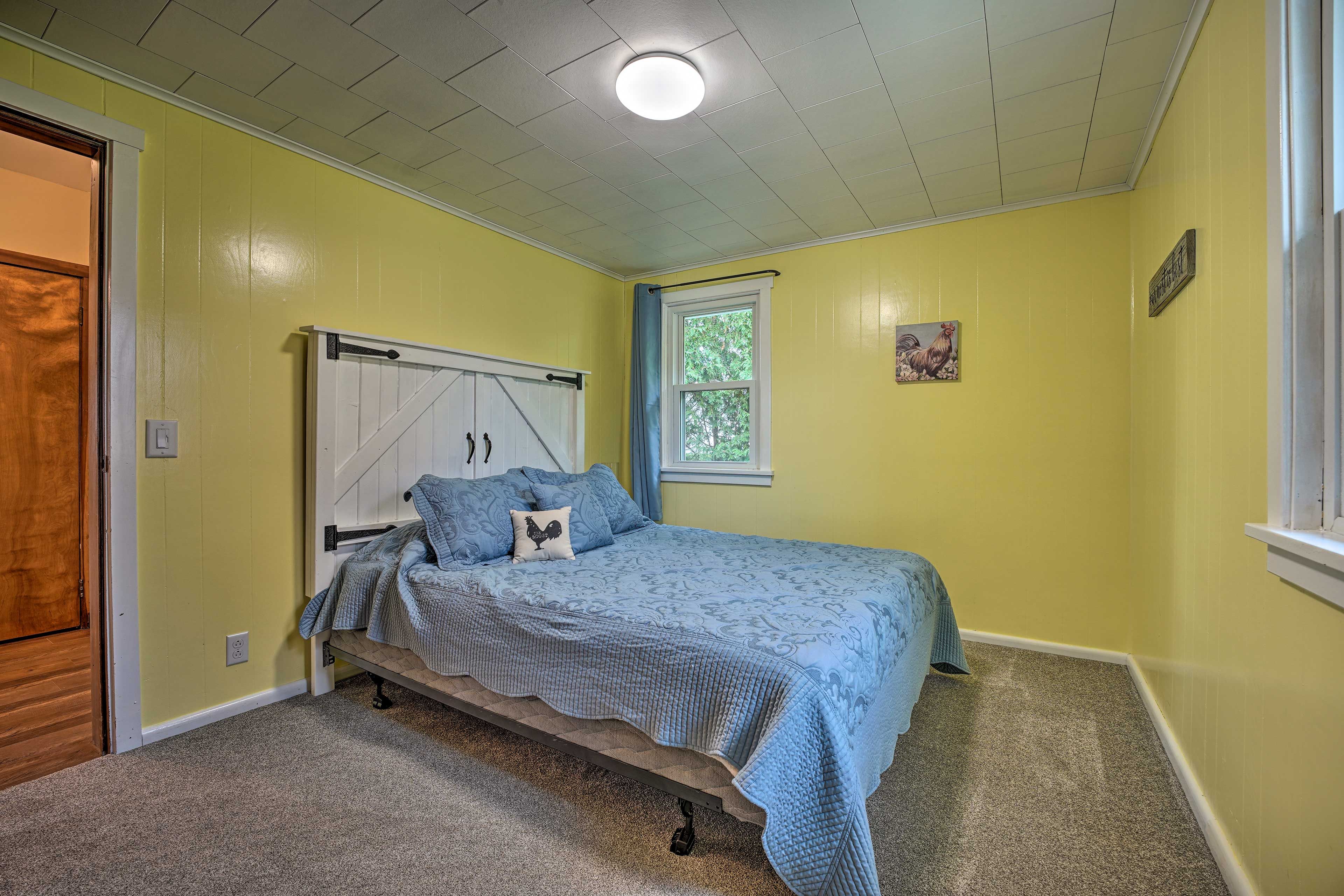 Bedroom 3 | Queen Bed
