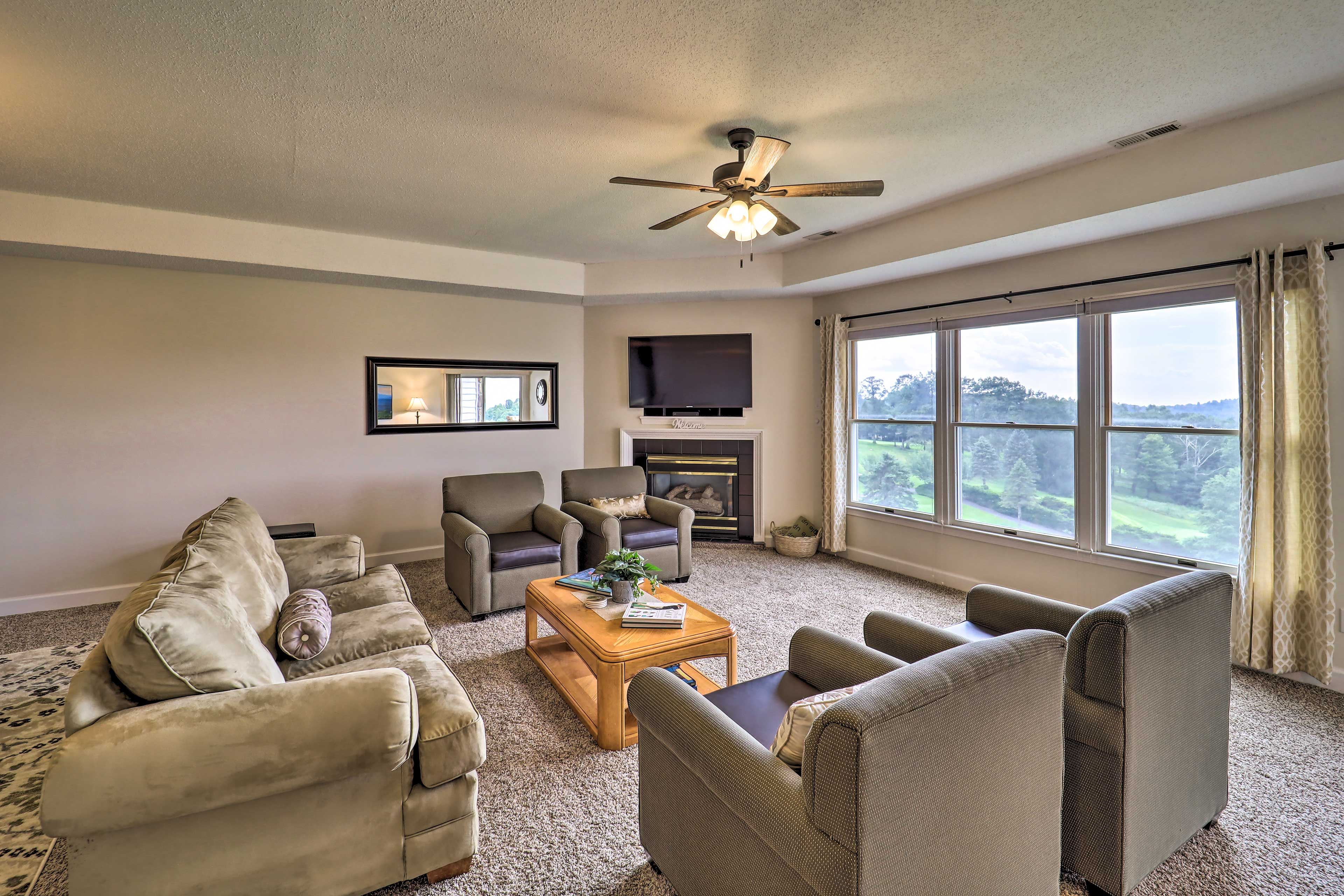 Living Room | Cable TV