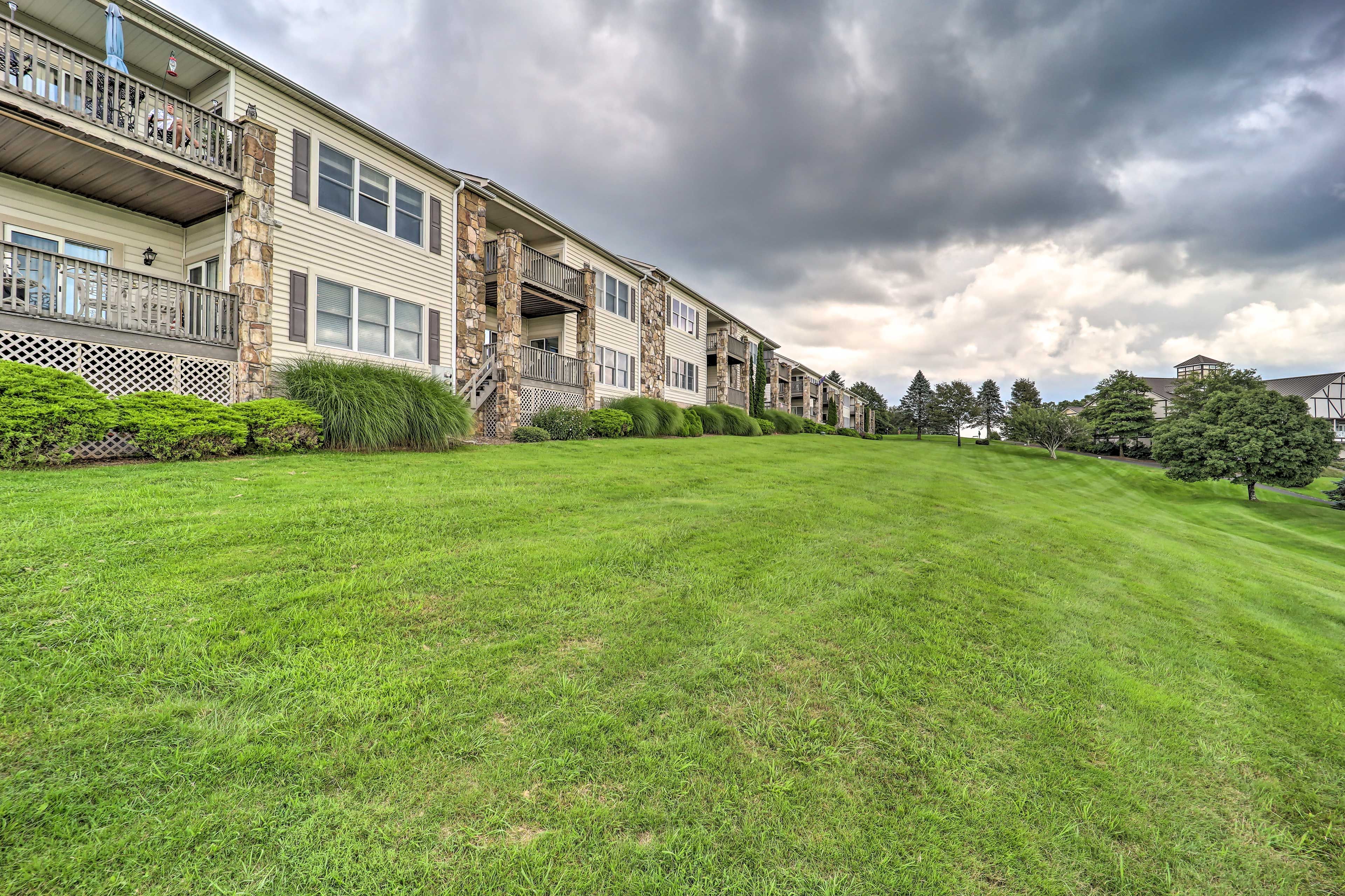 Resort Amenities | On-Site Golf Course (w/ Additional Fee)