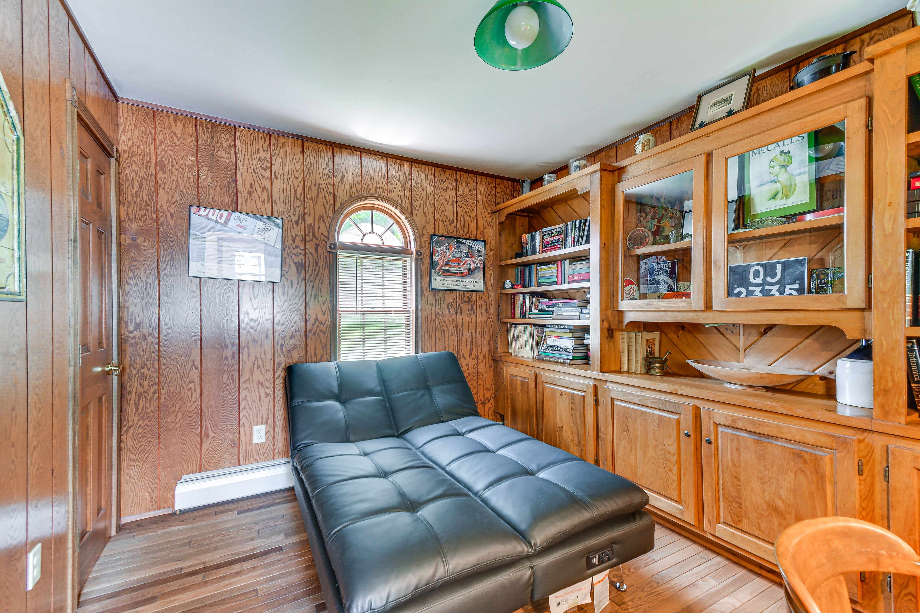 Library | Sleeper Sofa | Laptop-Friendly Workspace