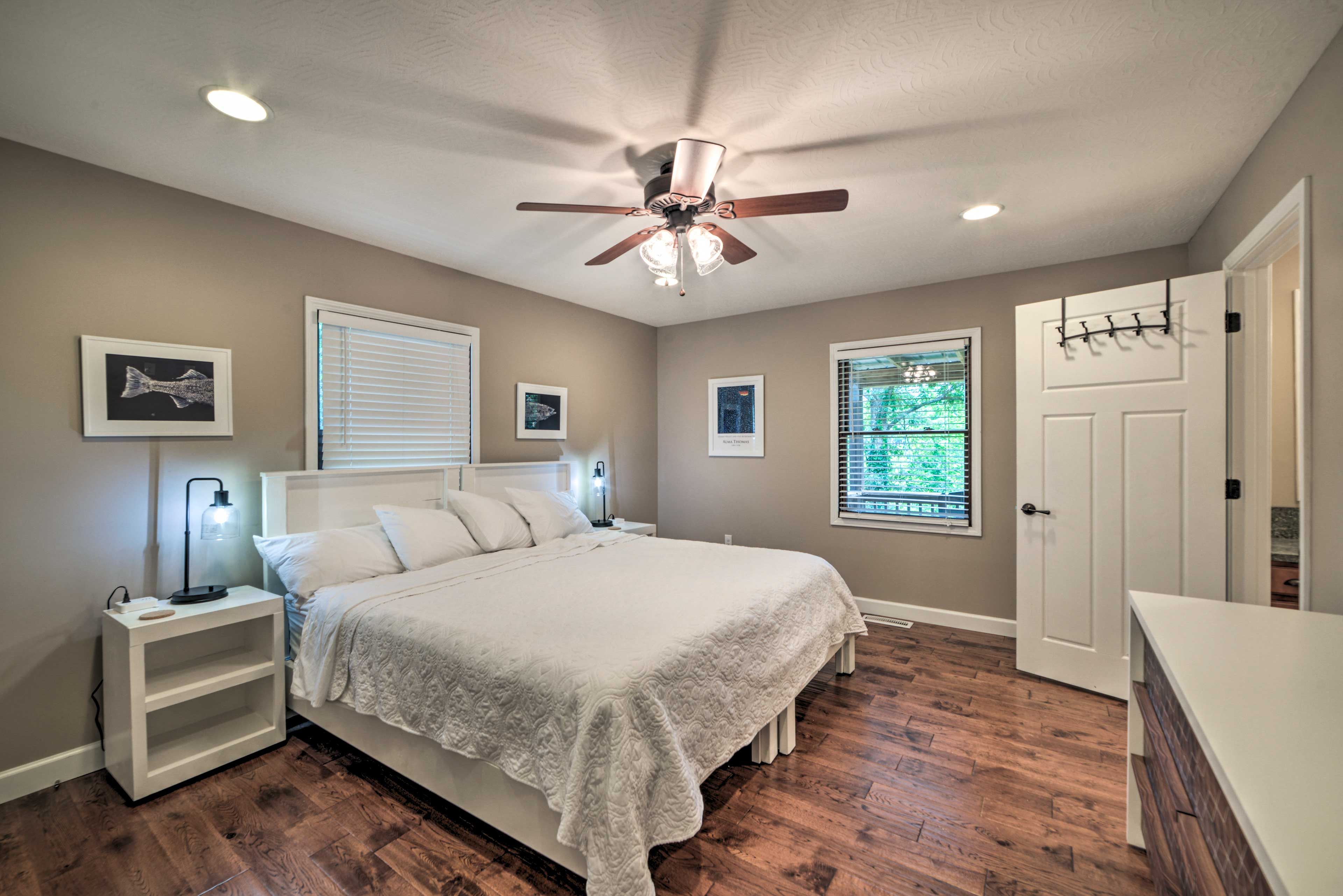 Bedroom 2 | King Bed