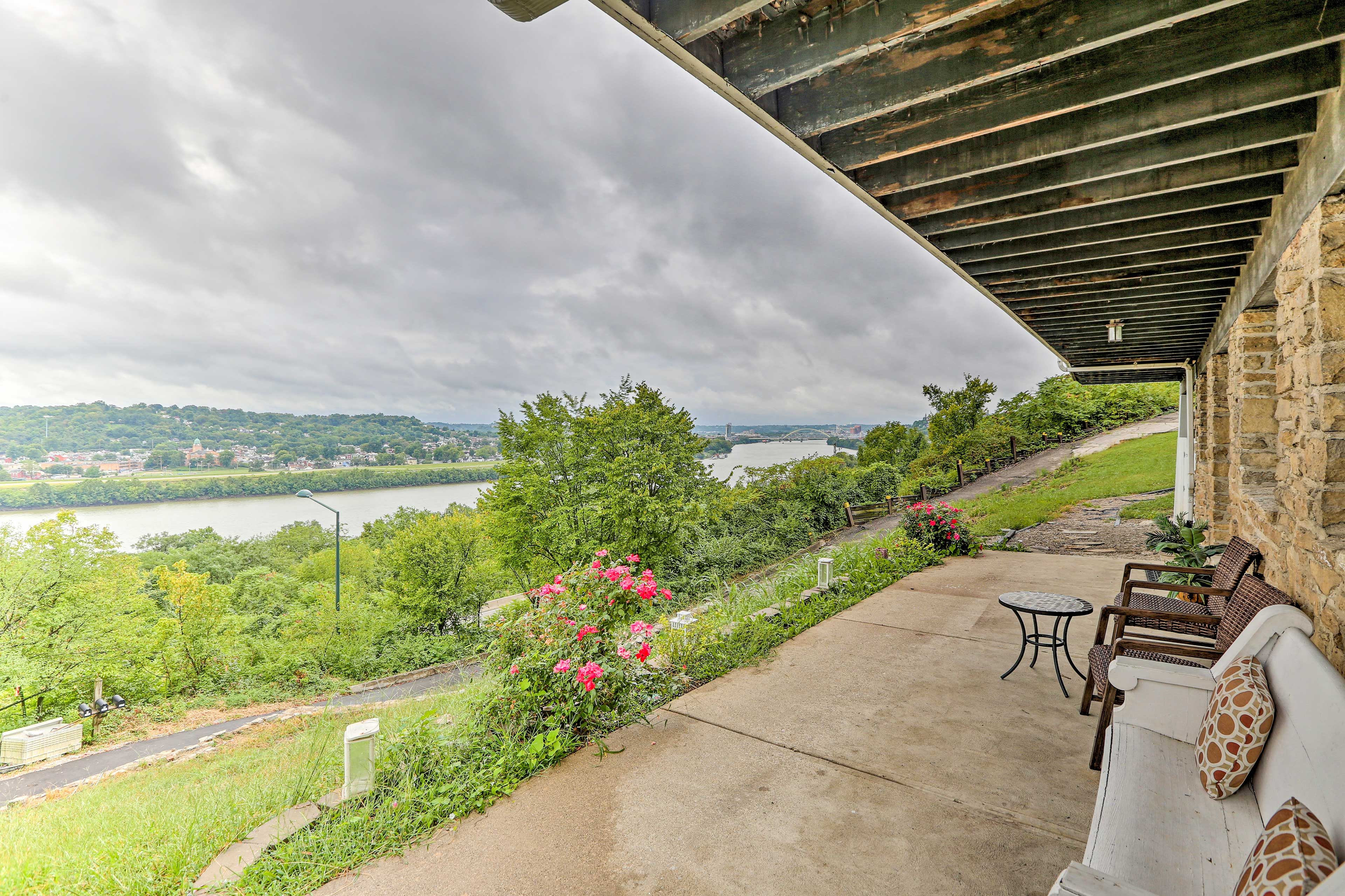 Patio | Outdoor Seating