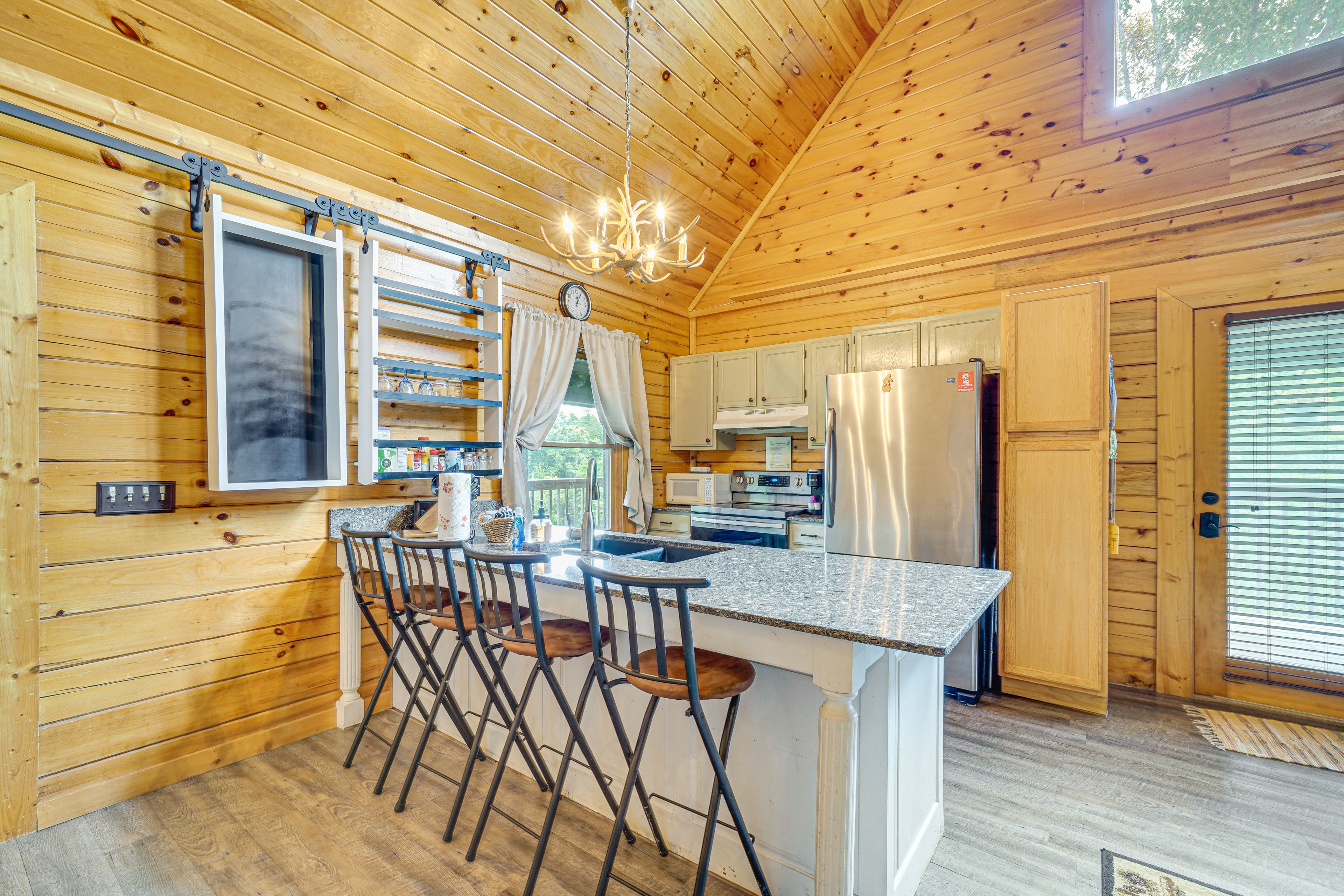 Kitchen | Drip & Pod Coffee Makers | Dishwasher | Cooking Basics | Main Floor