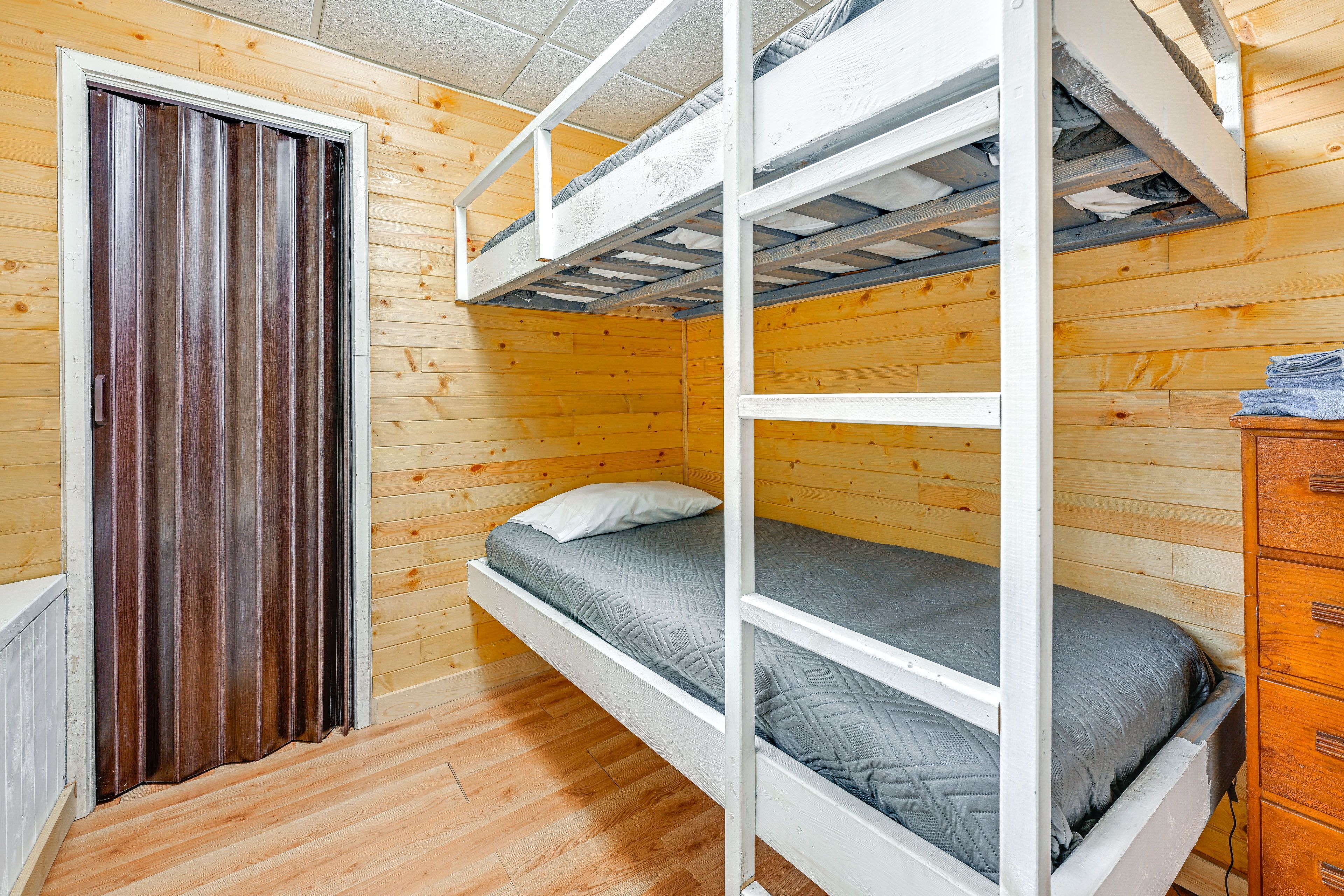 Bedroom 2 | Twin Bunk Bed