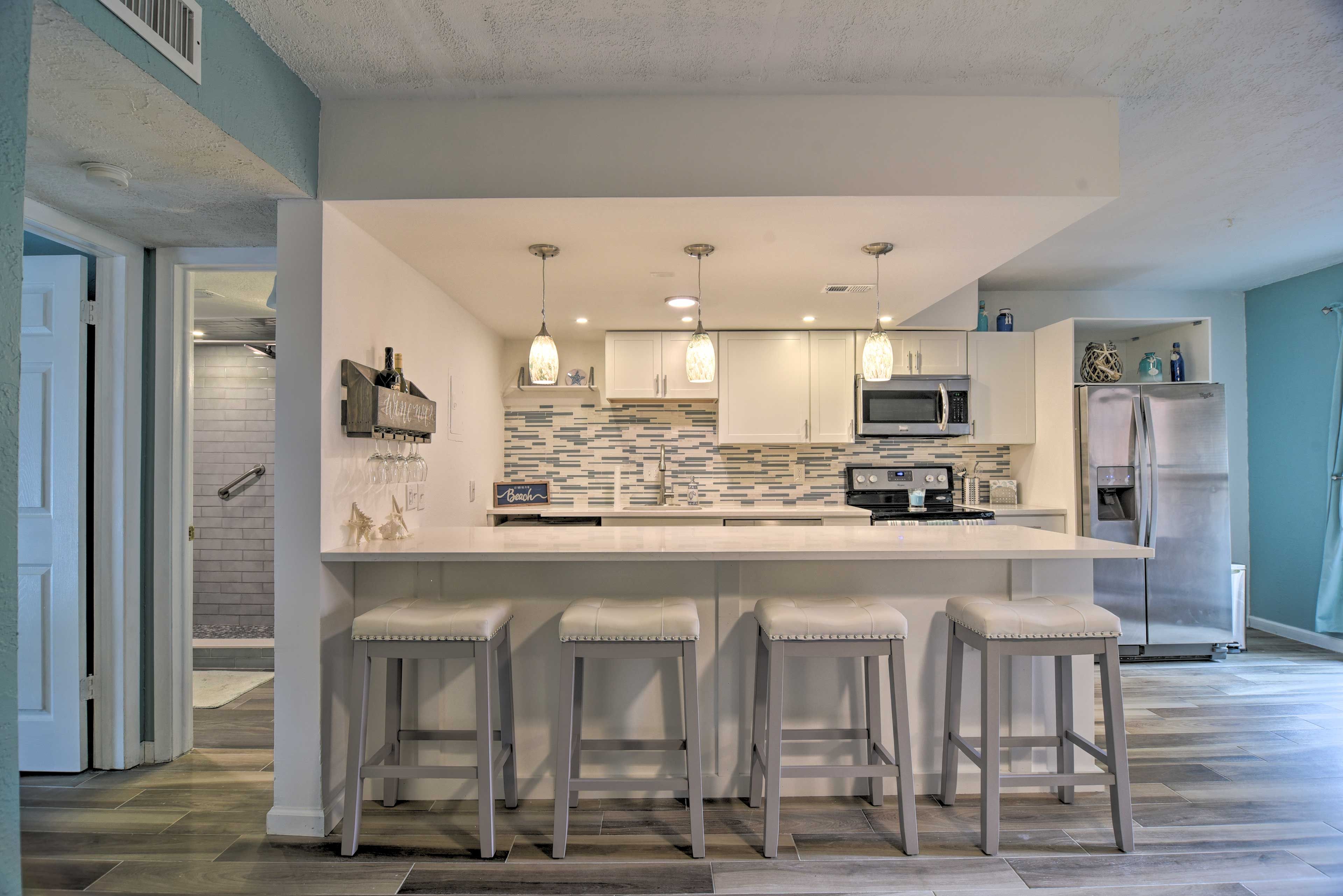 Kitchen | Cooking Basics | Breakfast Bar | Fully Equipped