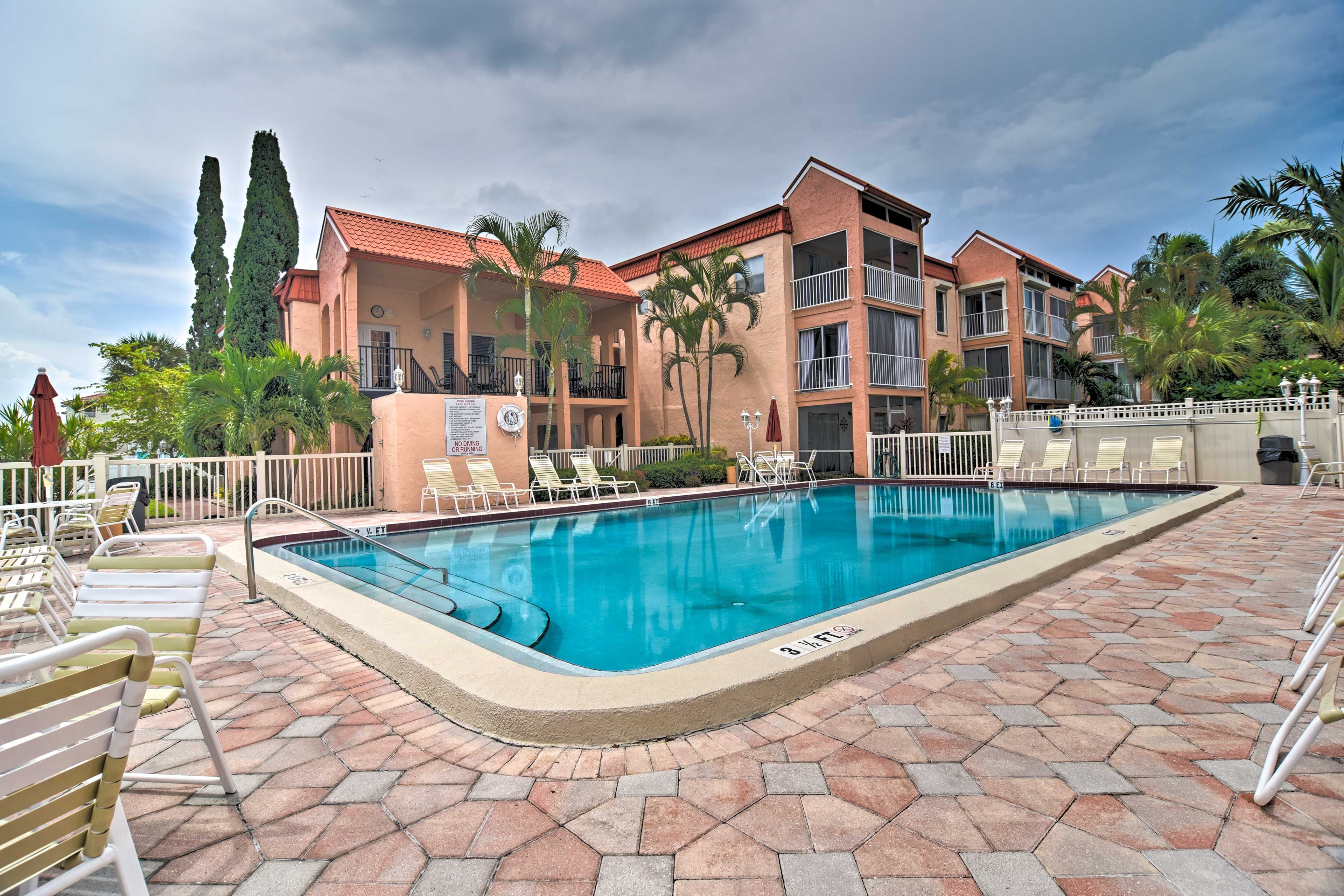 Exterior | Community Pool | Lounge Deck