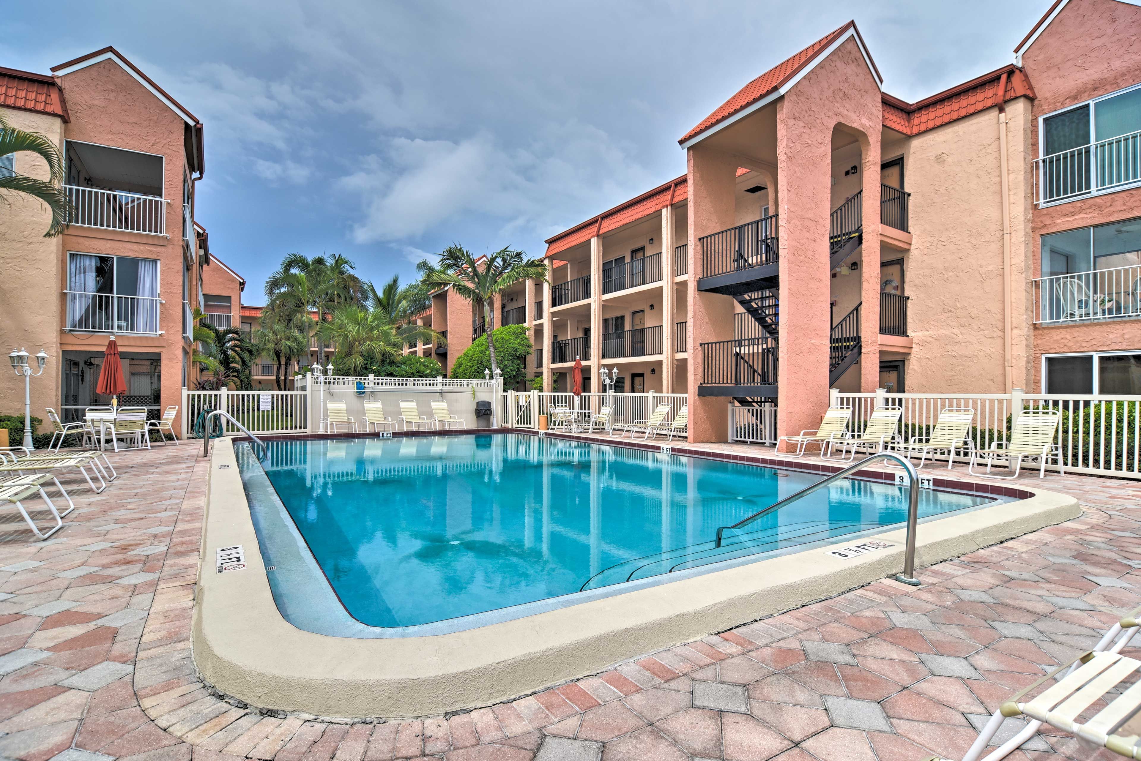 Exterior | Community Pool