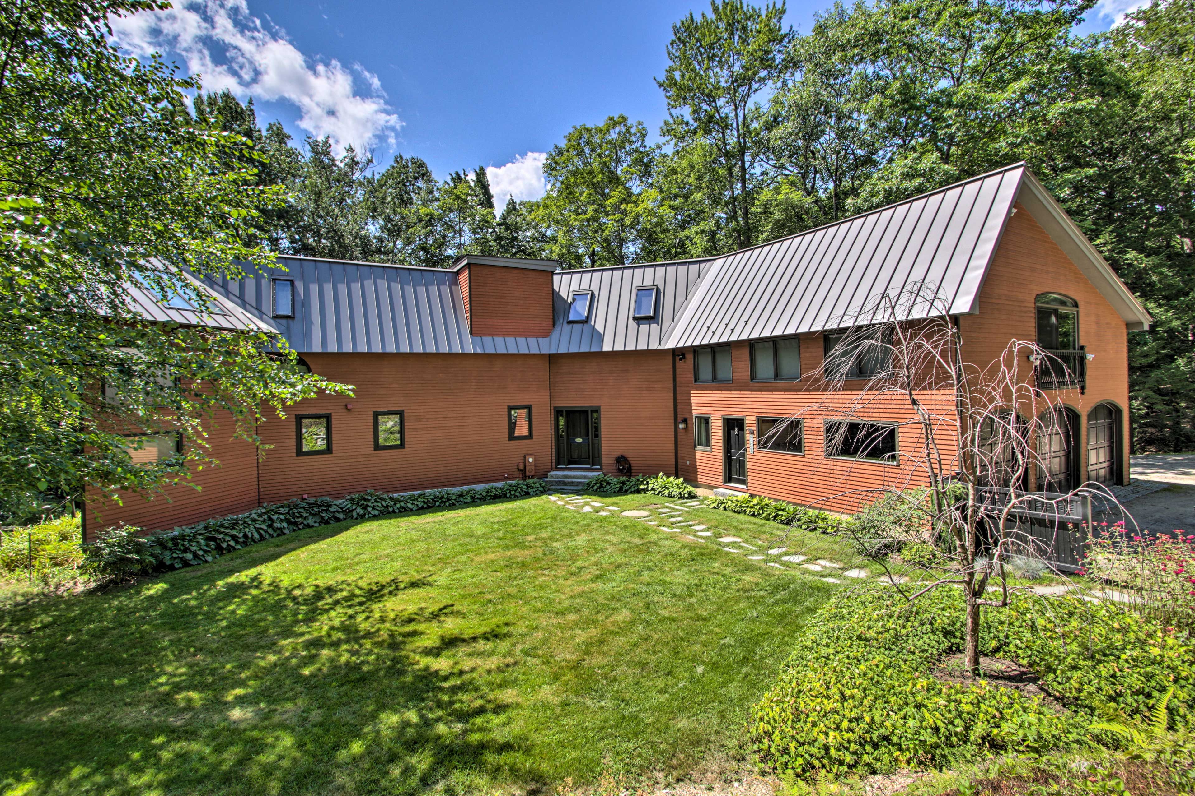 Home Exterior | Minutes to Skiing | Private Location