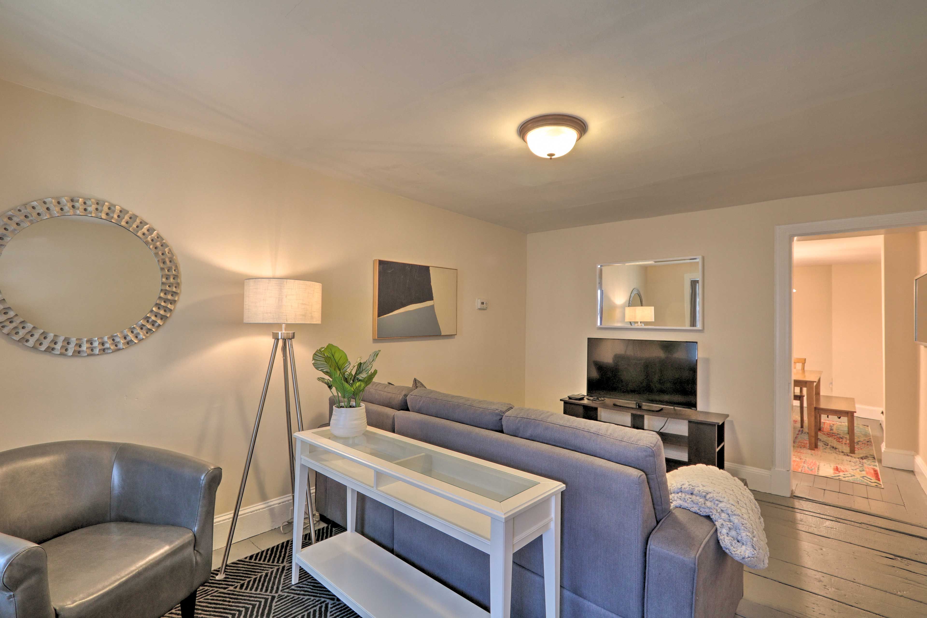 Living Room | Air Conditioning | Free WiFi | 1st Floor