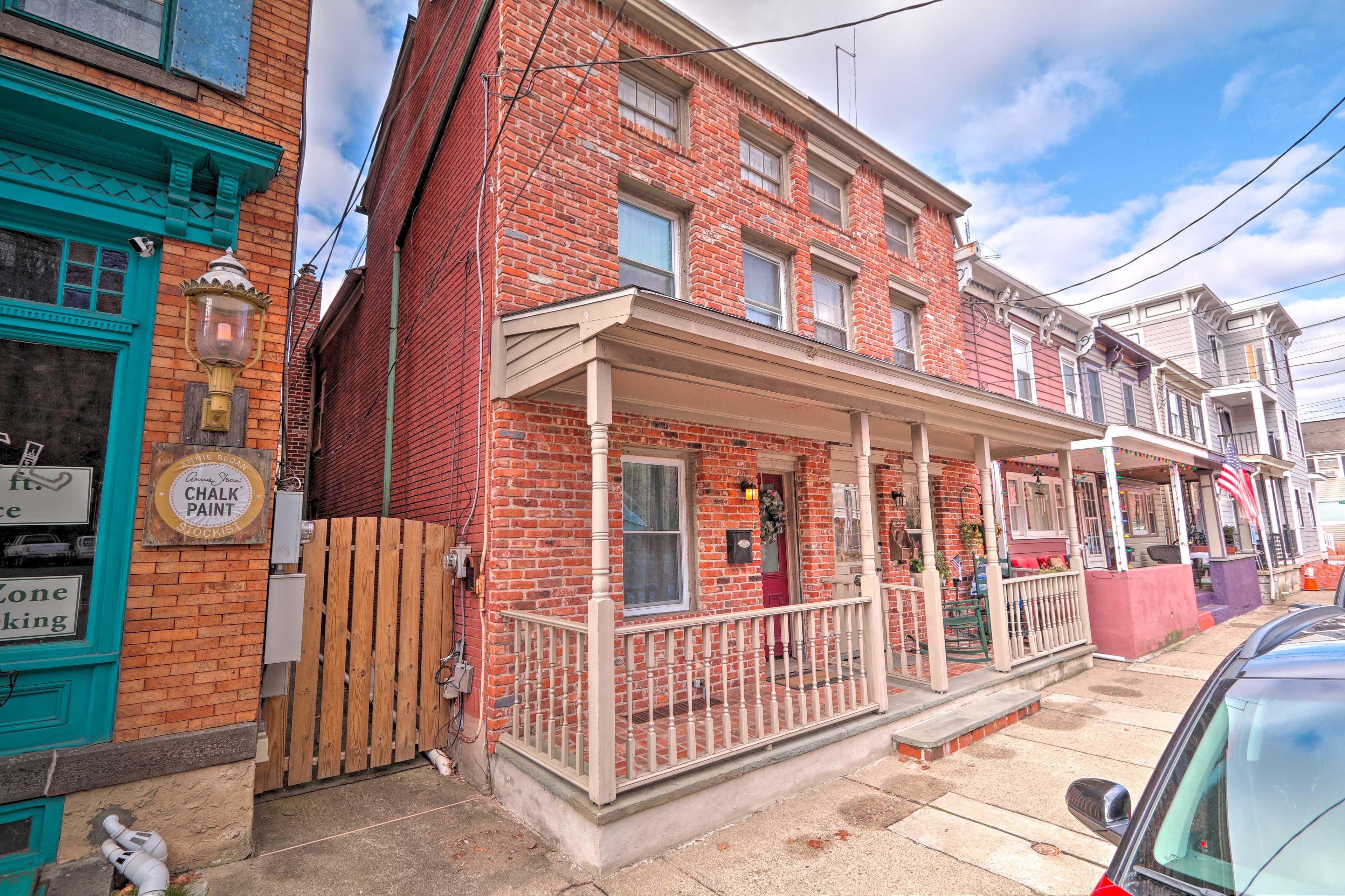 Lambertville Vacation Rental | 2BR | 1BA | 888 Sq Ft | Stairs Required
