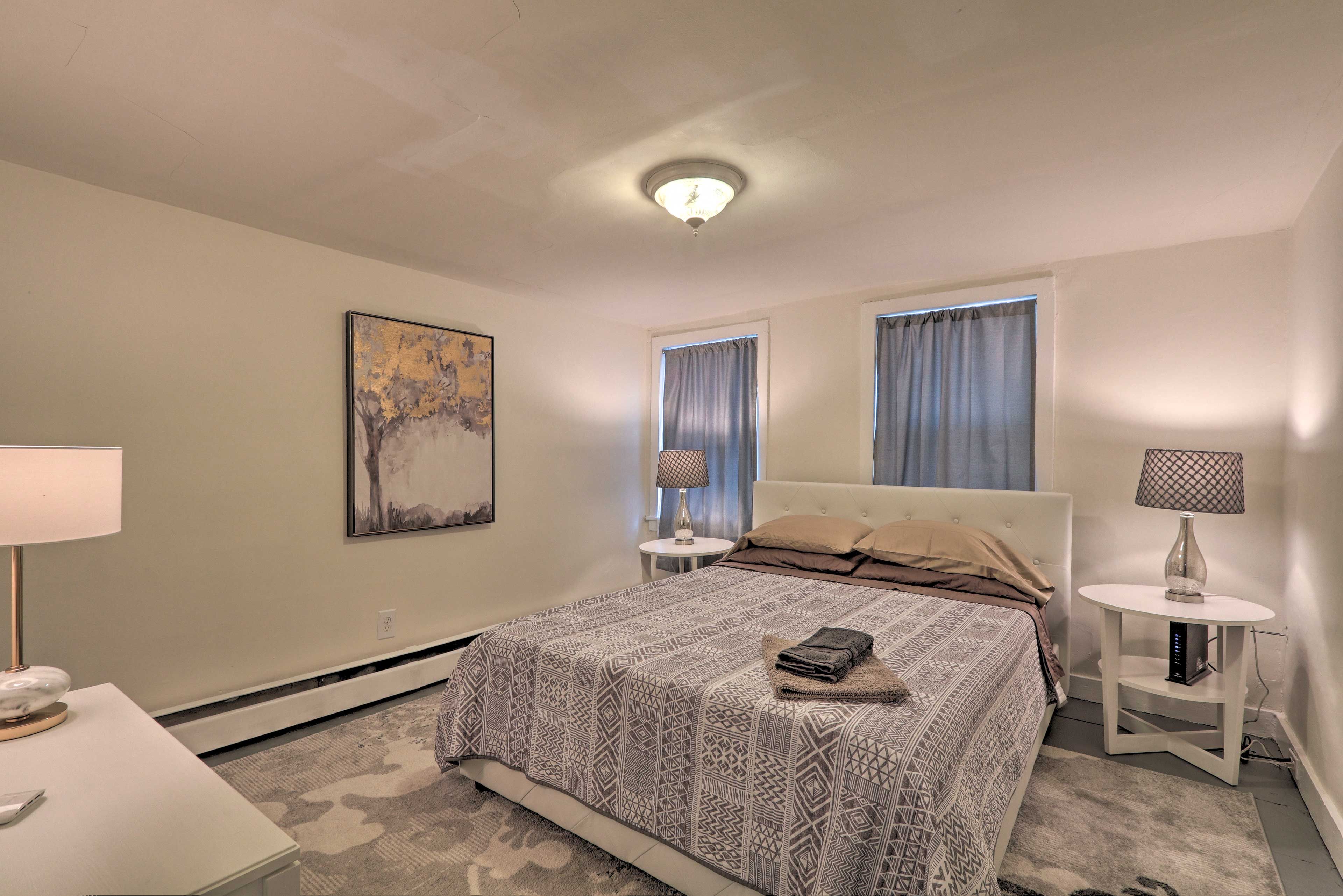 Bedroom 1 | Queen Bed | Linens Provided | 2nd Floor