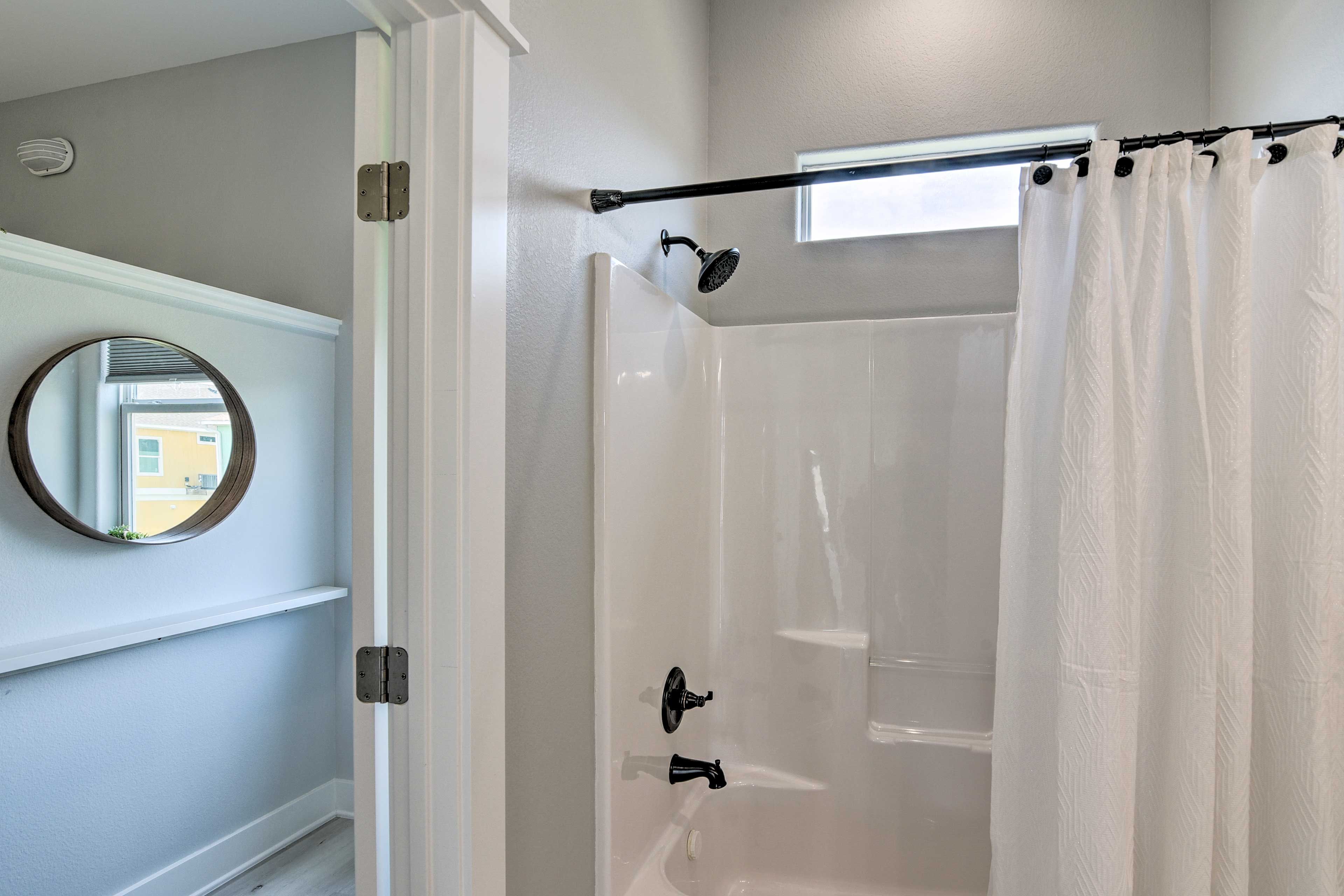 Full Bathroom 2