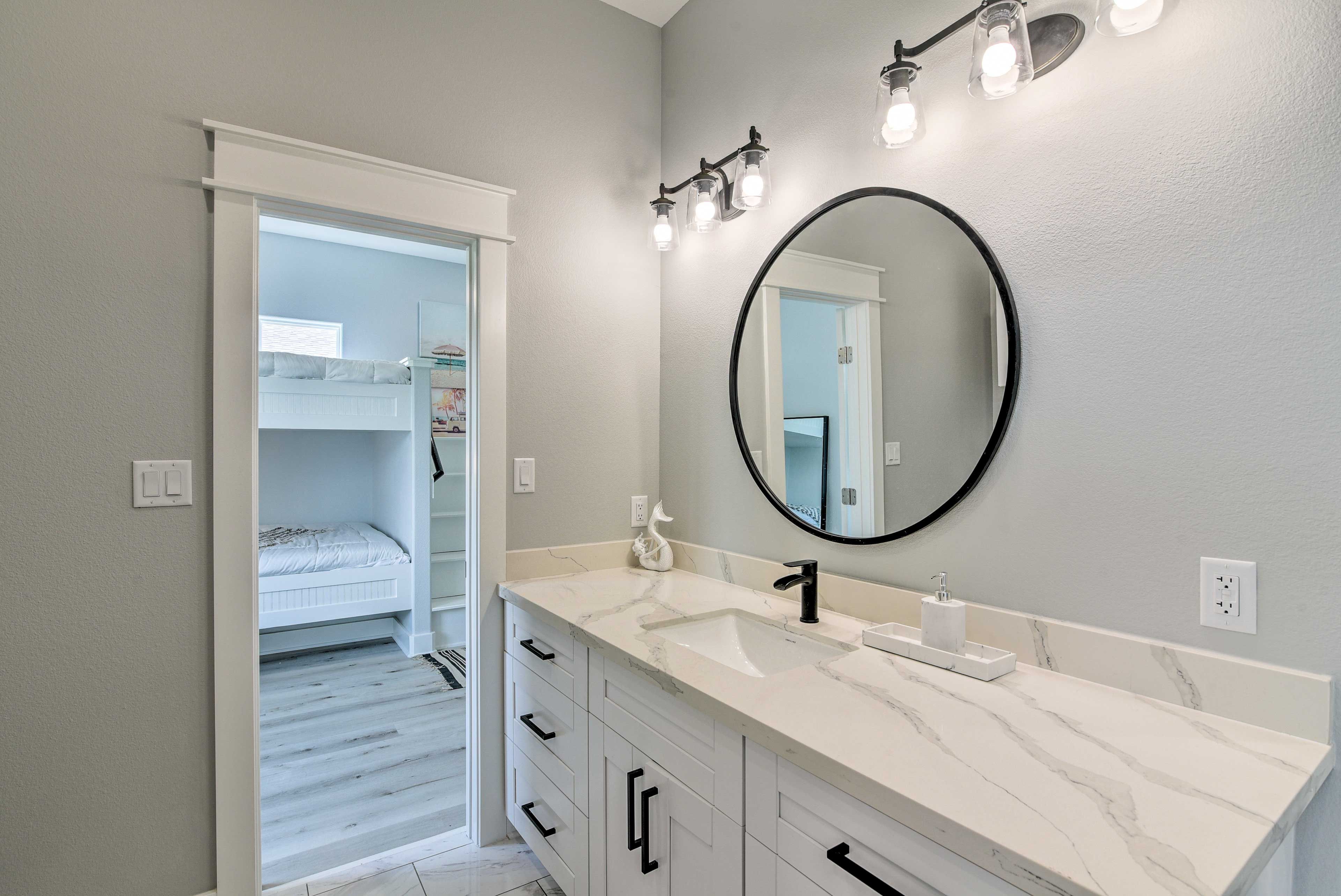Full Bathroom 2