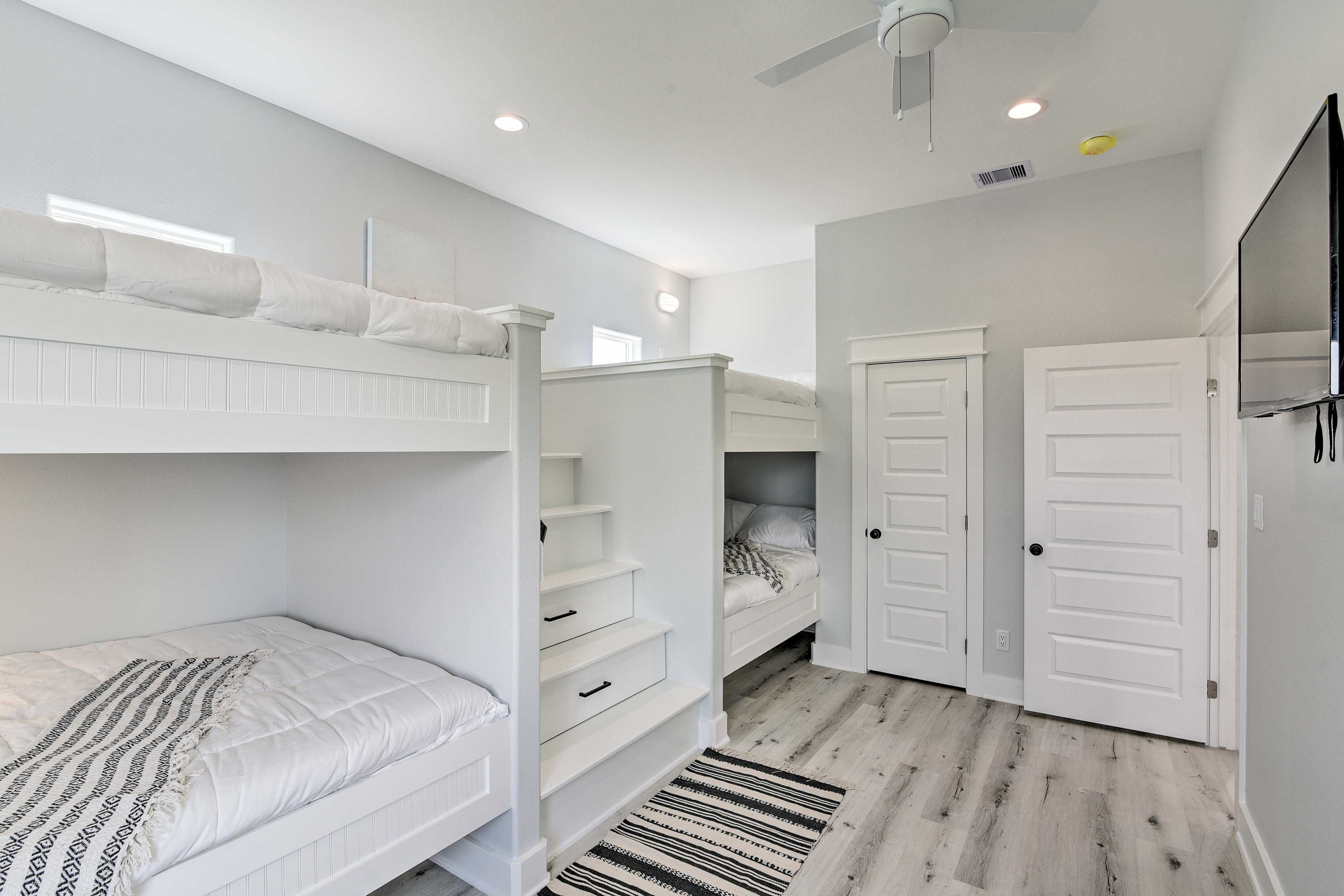 Bedroom 2 | Smart TV