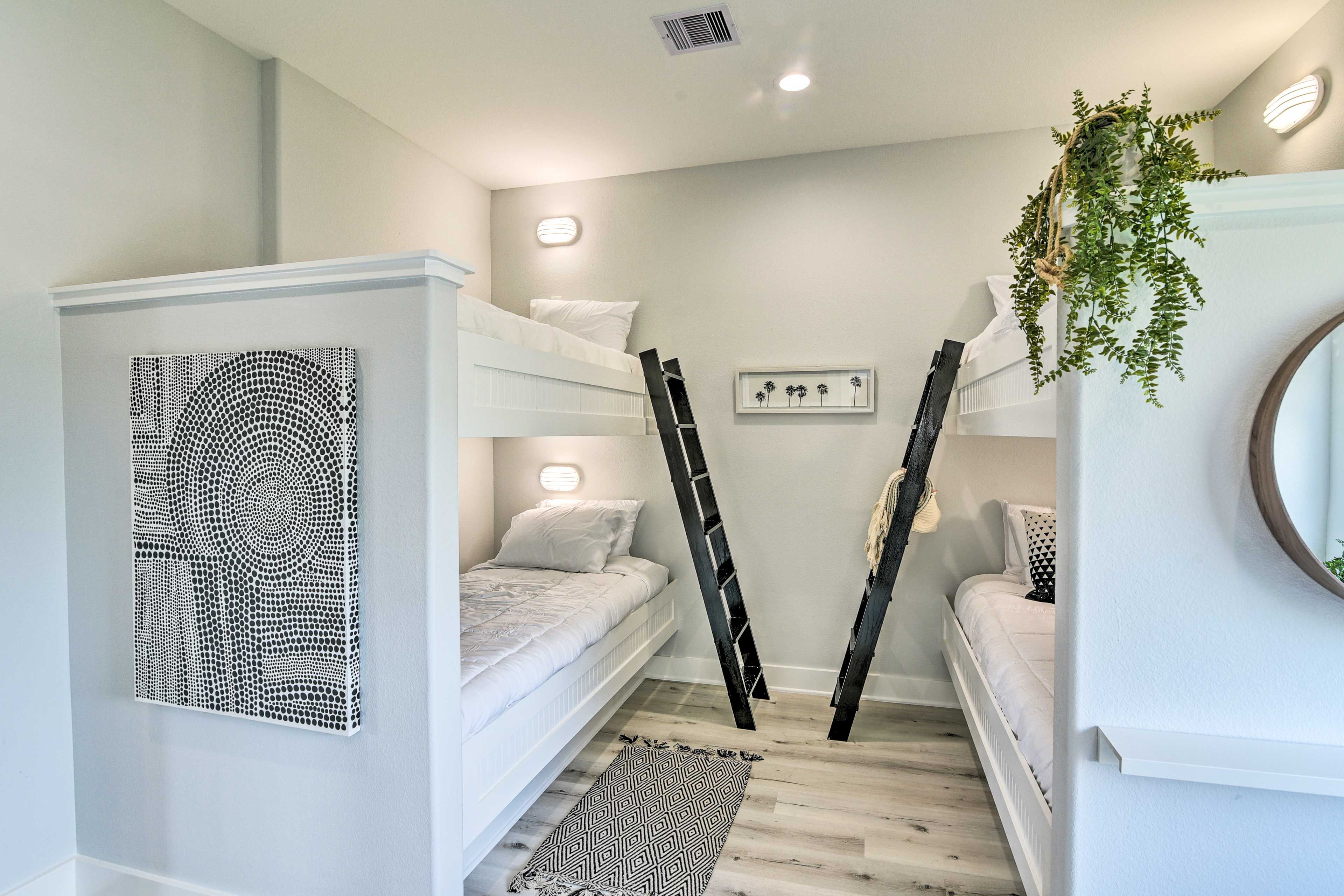 Bedroom 3 | 2 Queen Bunk Beds