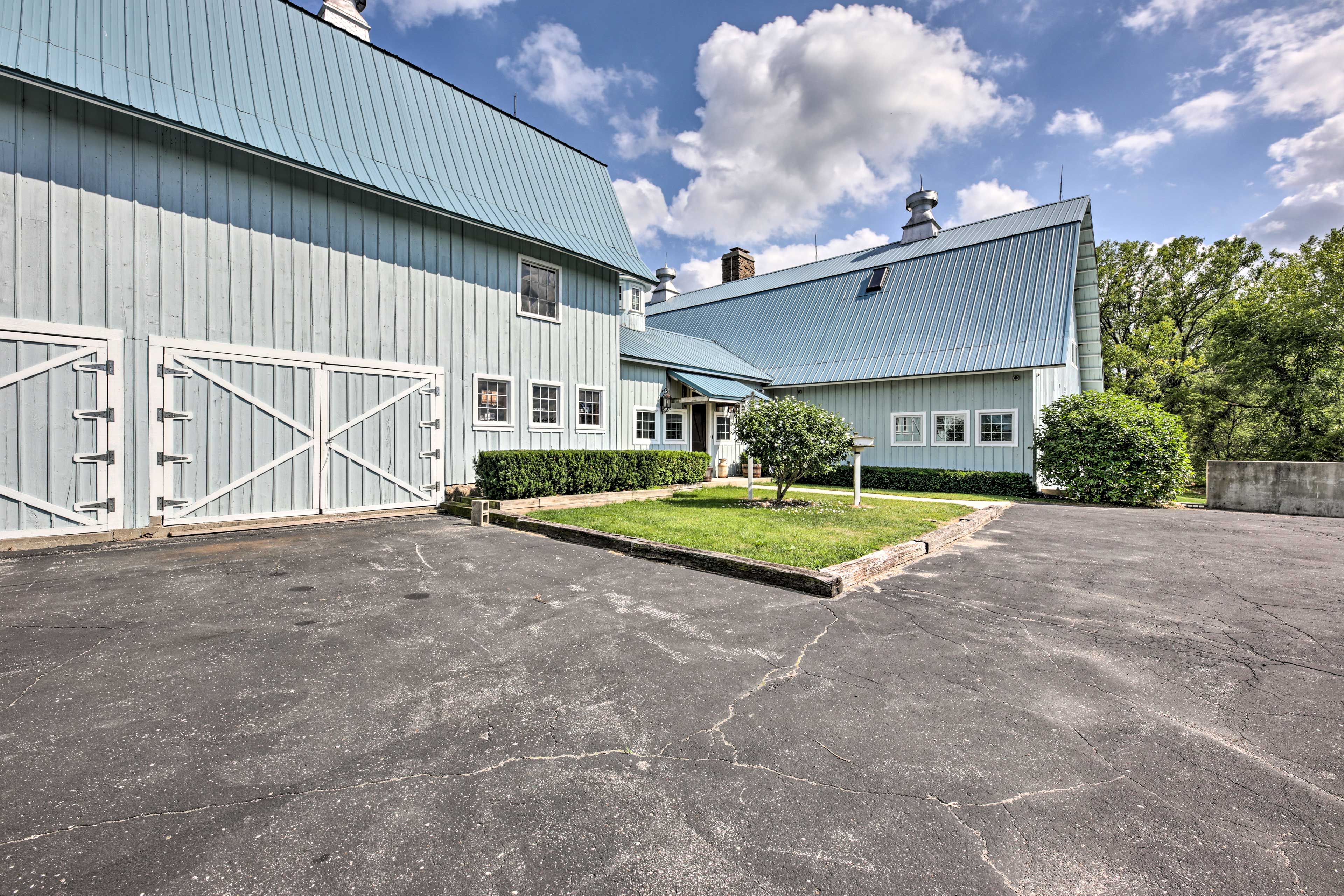 Driveway | Open Parking