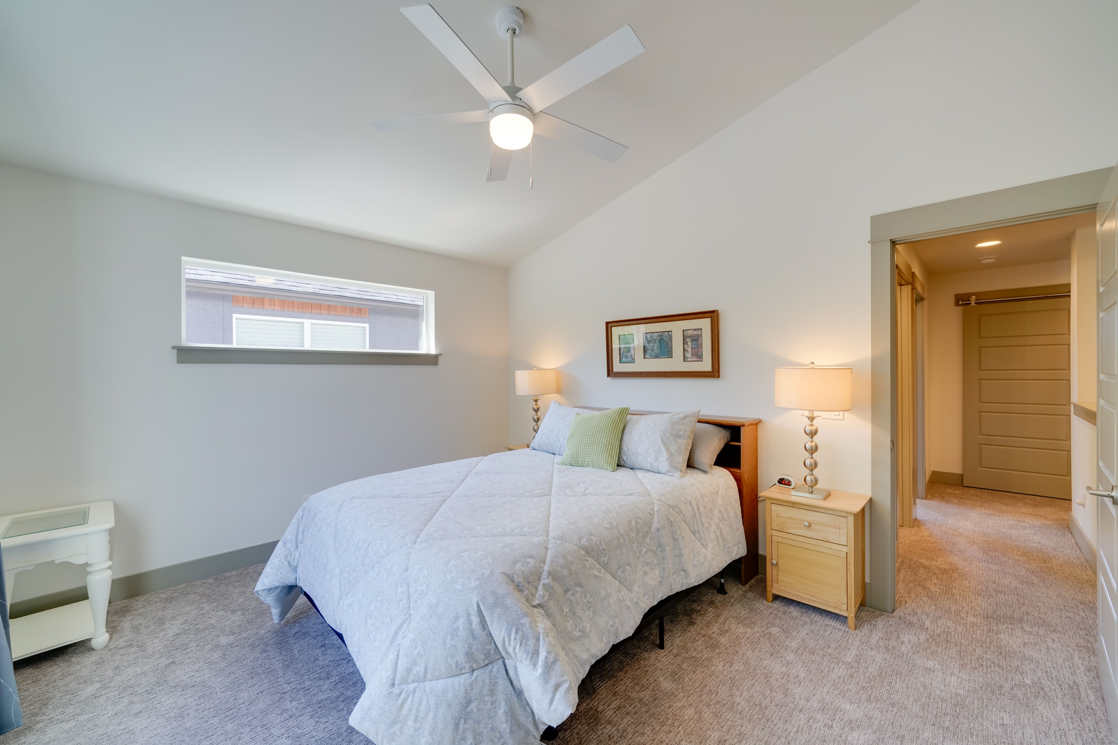 Bedroom 3 | Queen Bed