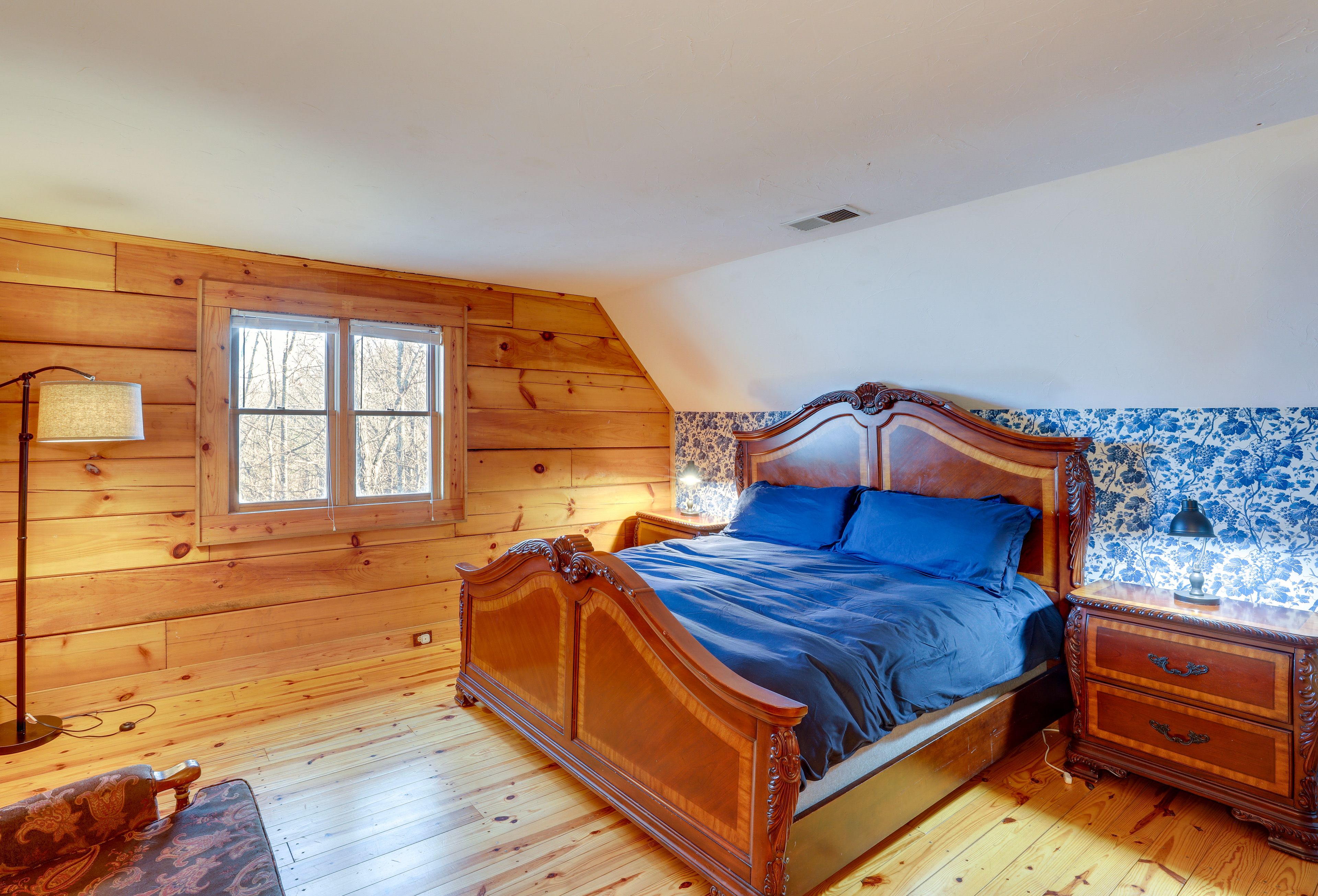 Bedroom 3 | King Bed | Top Floor
