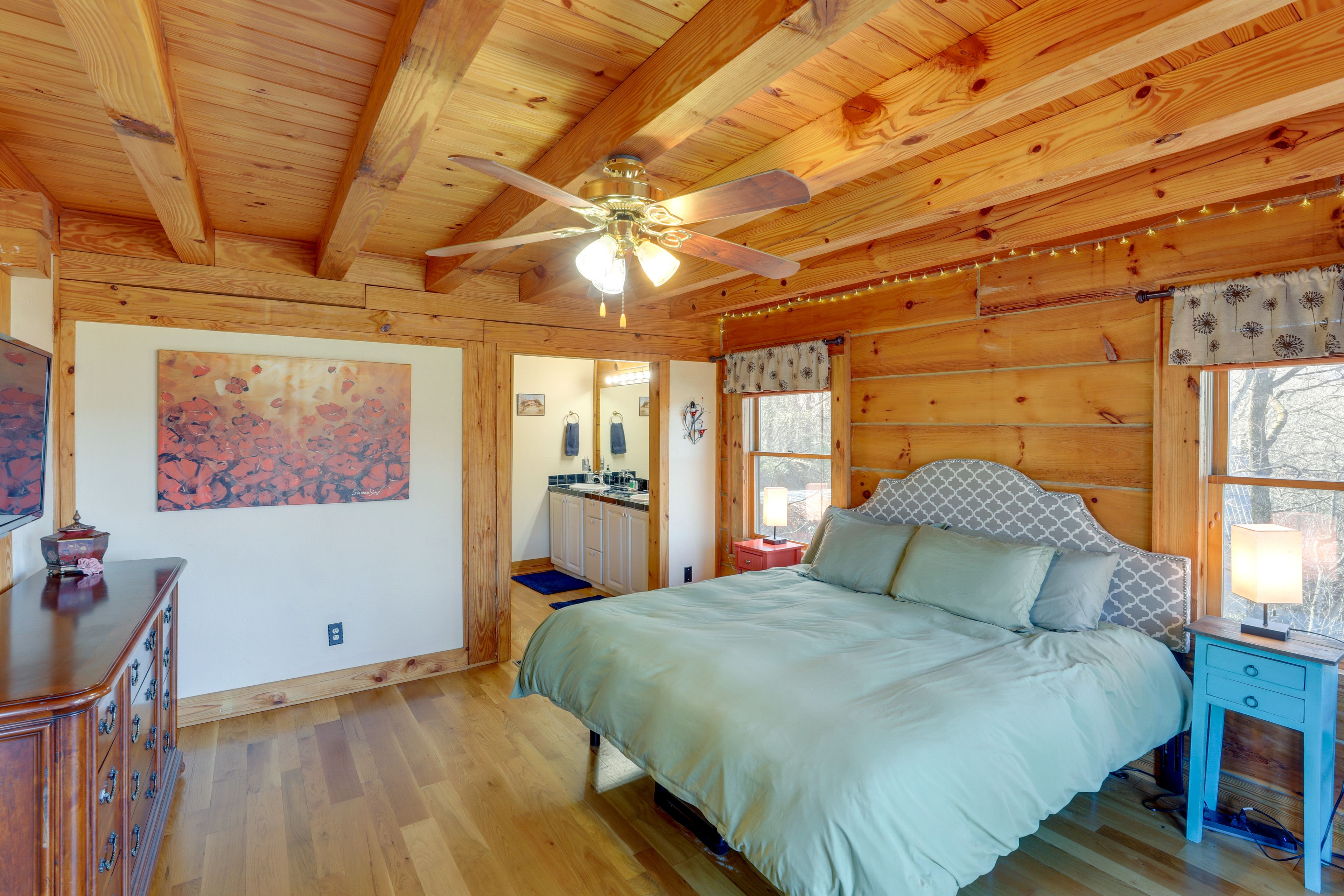 Bedroom 1 | King Bed | (2-Sided Adjustable Mattress) | Middle Floor