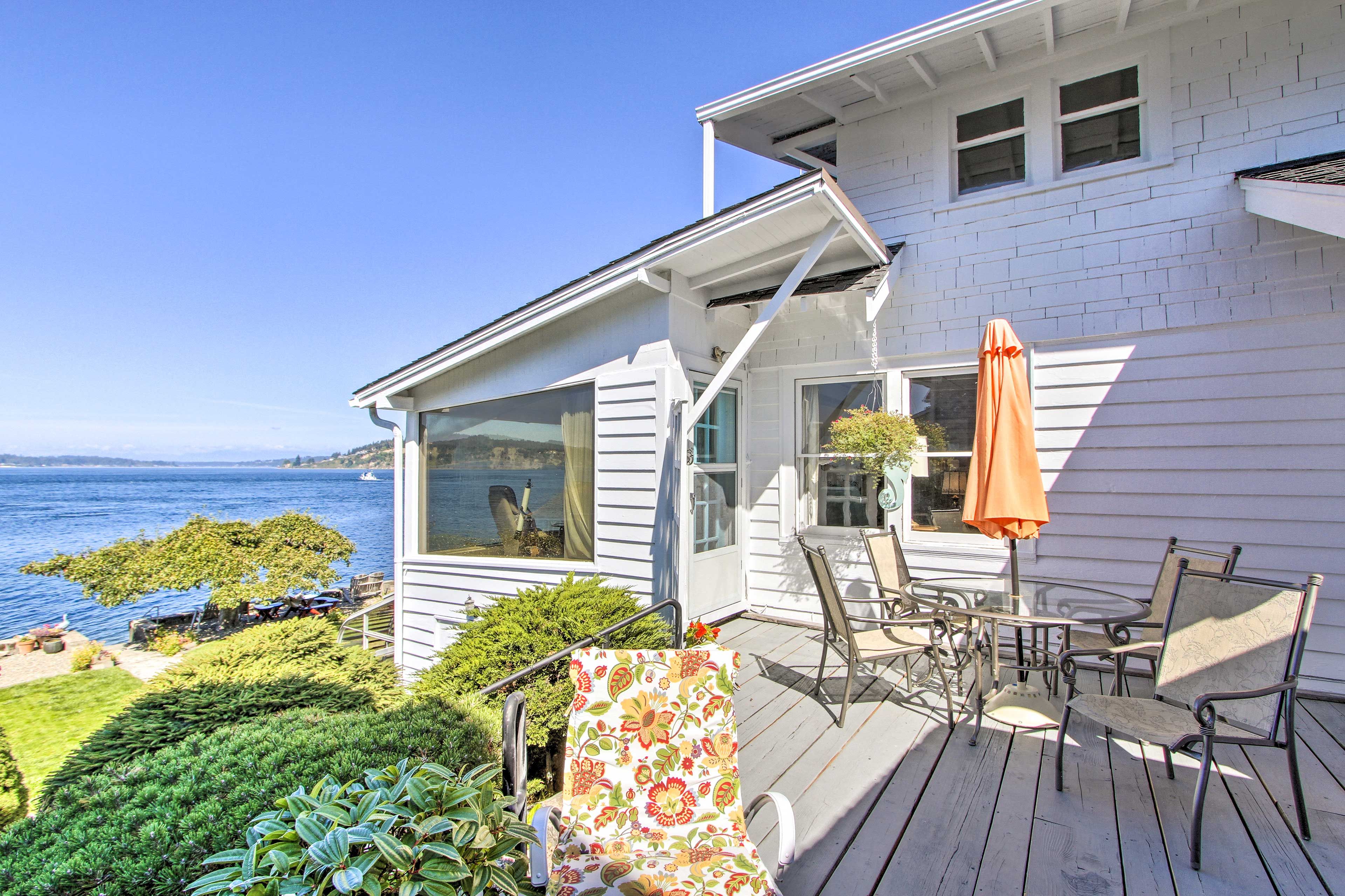 Deck | Outdoor Dining Area