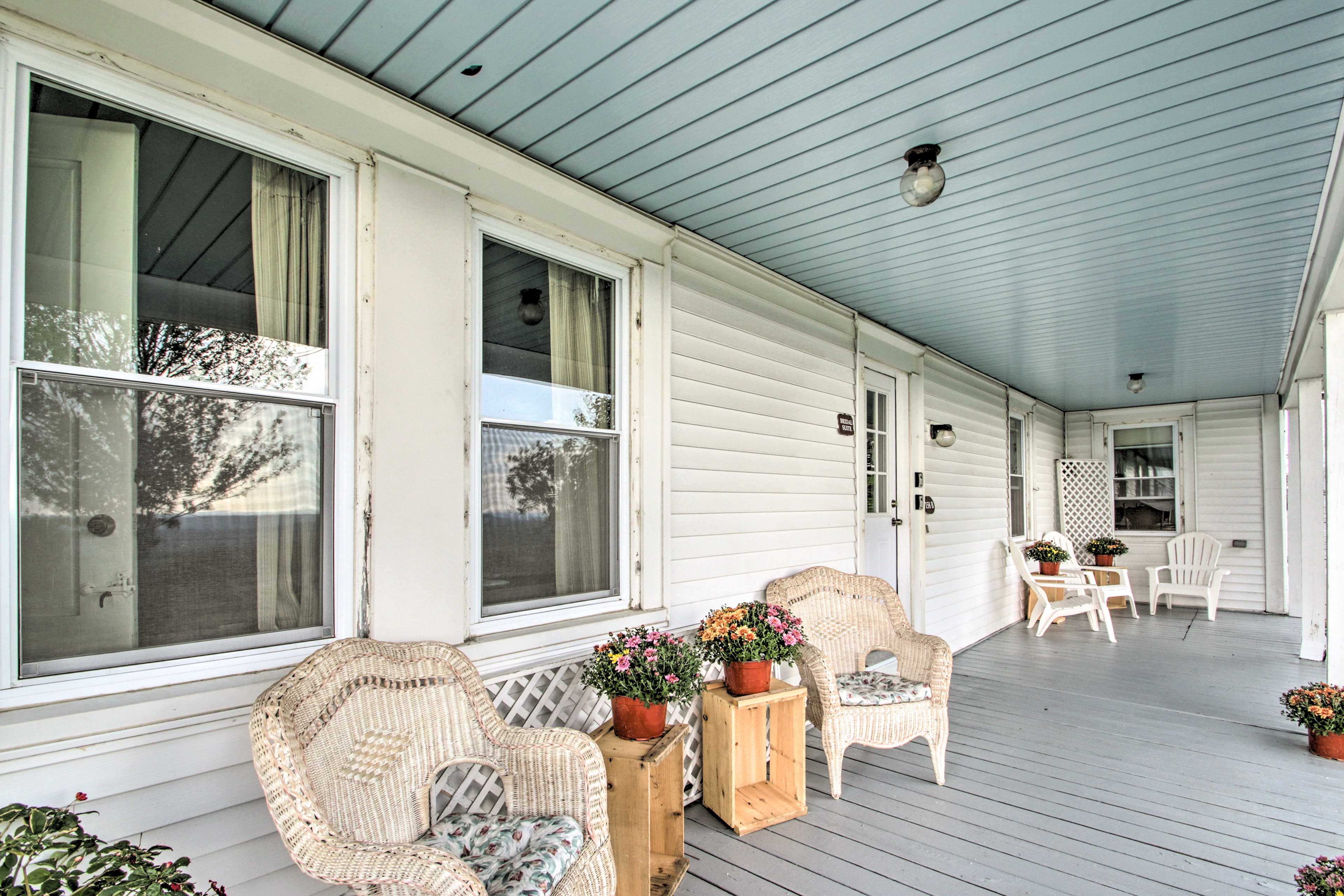 Sit on the porch and enjoy a beverage.