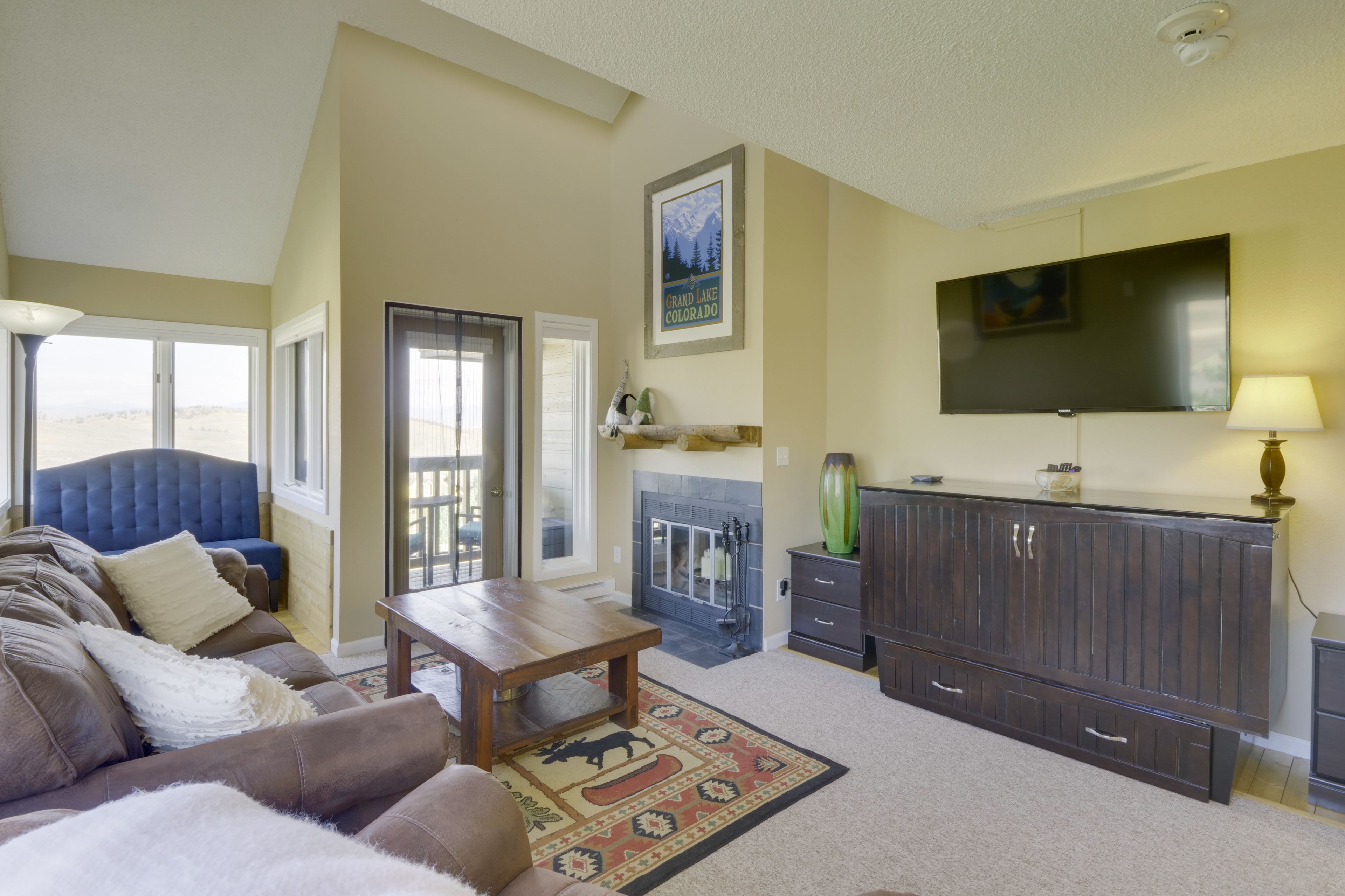 Living Room | Central Heating | Free WiFi