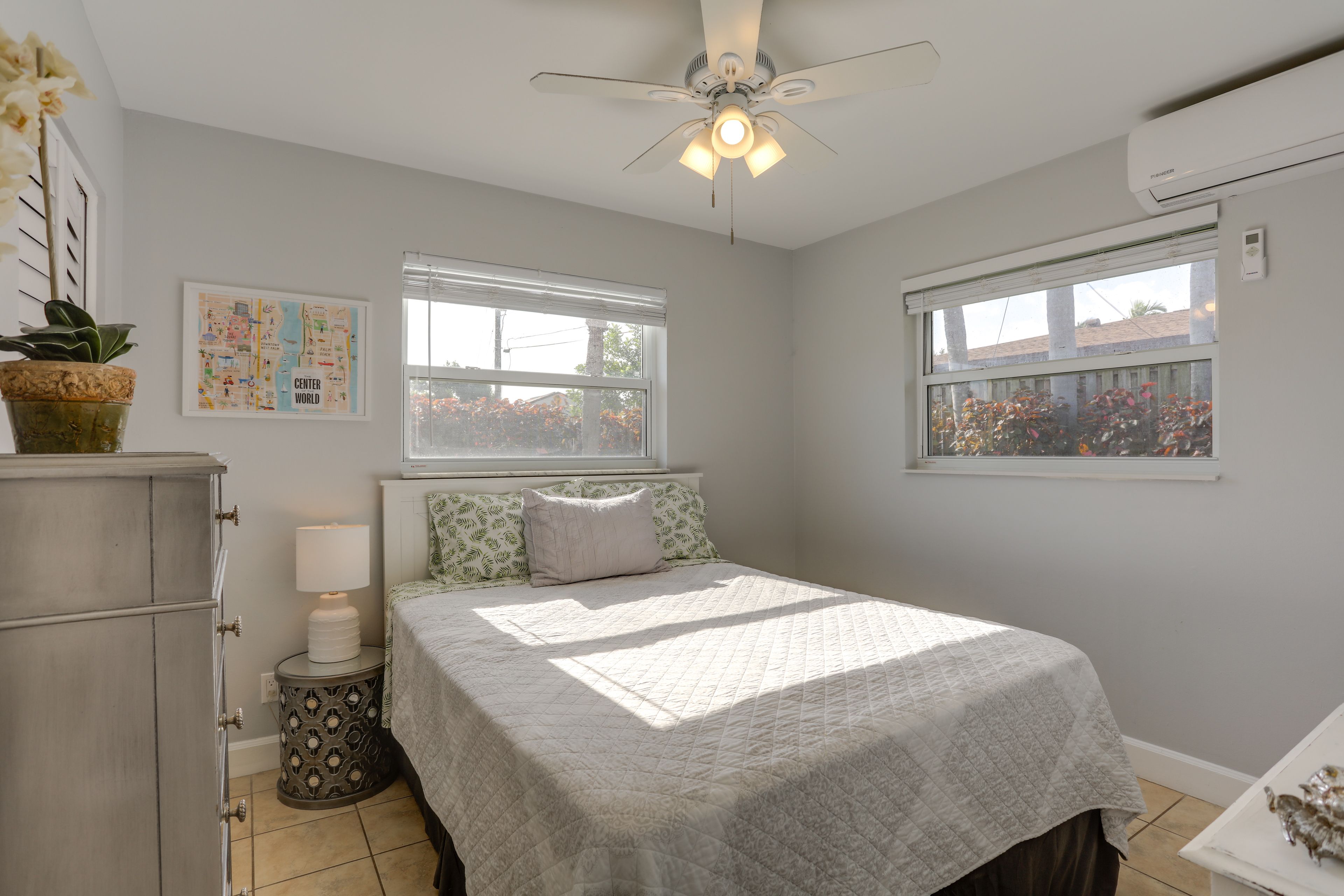 Bedroom 1 | Full Bed