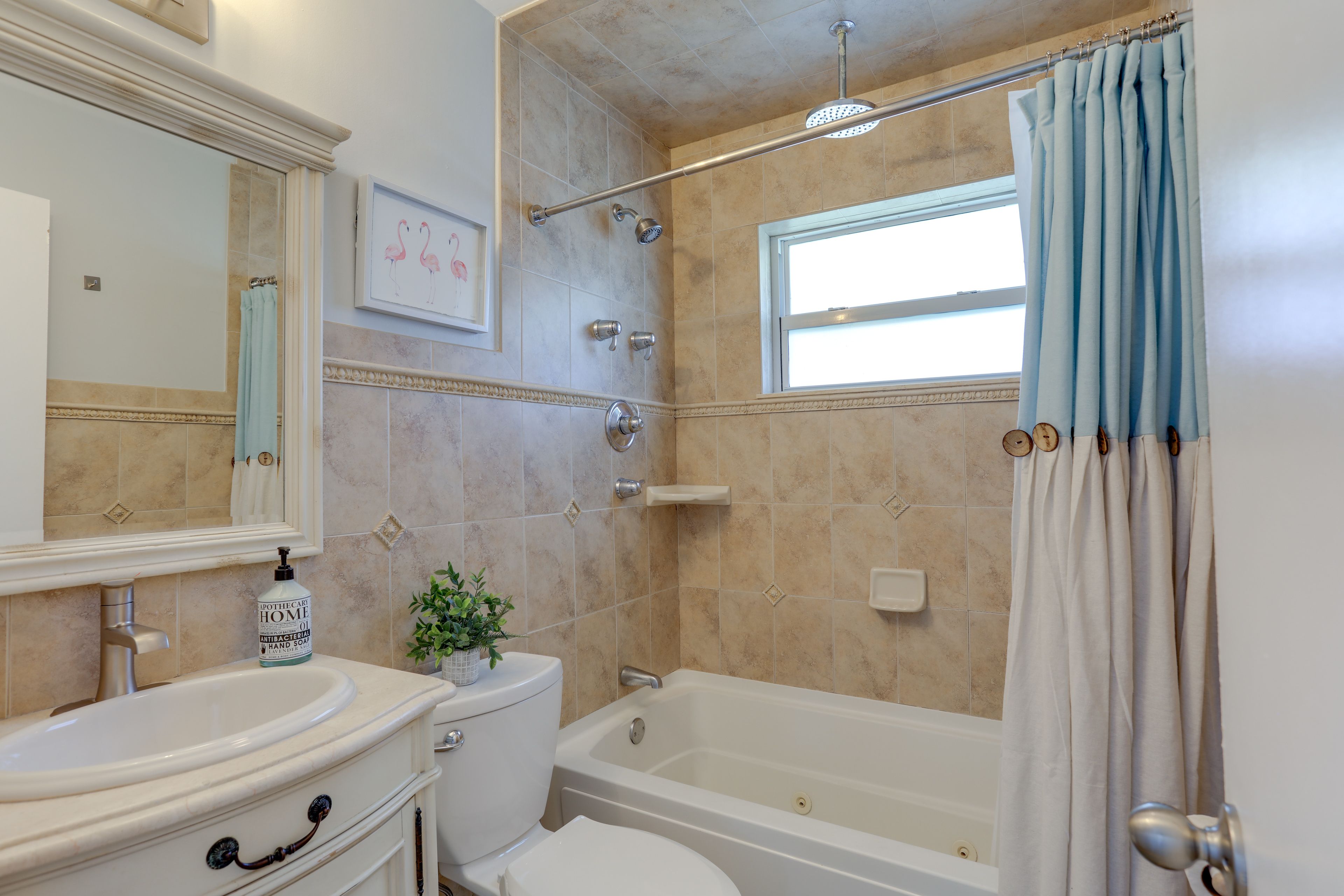 Full Bathroom | Towels & Linens Provided